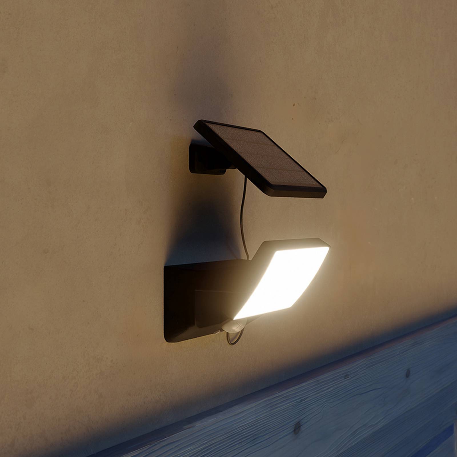 Applique solaire à LED Philips Fyns, noire, avec capteur, IP44