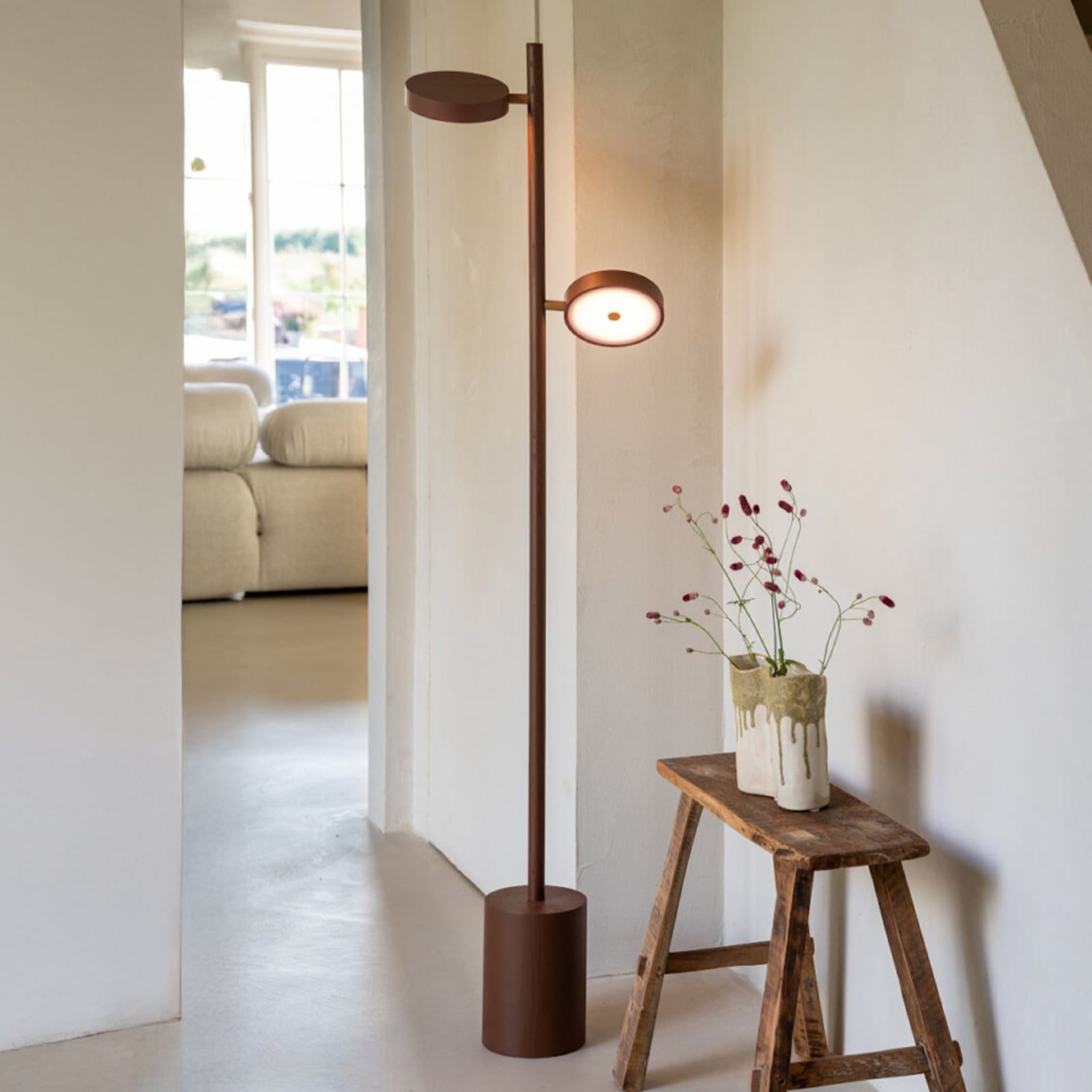 GOOD & MOJO LED-põrandalamp Okinawa, 2-osaline, pruun, 146 cm, puit