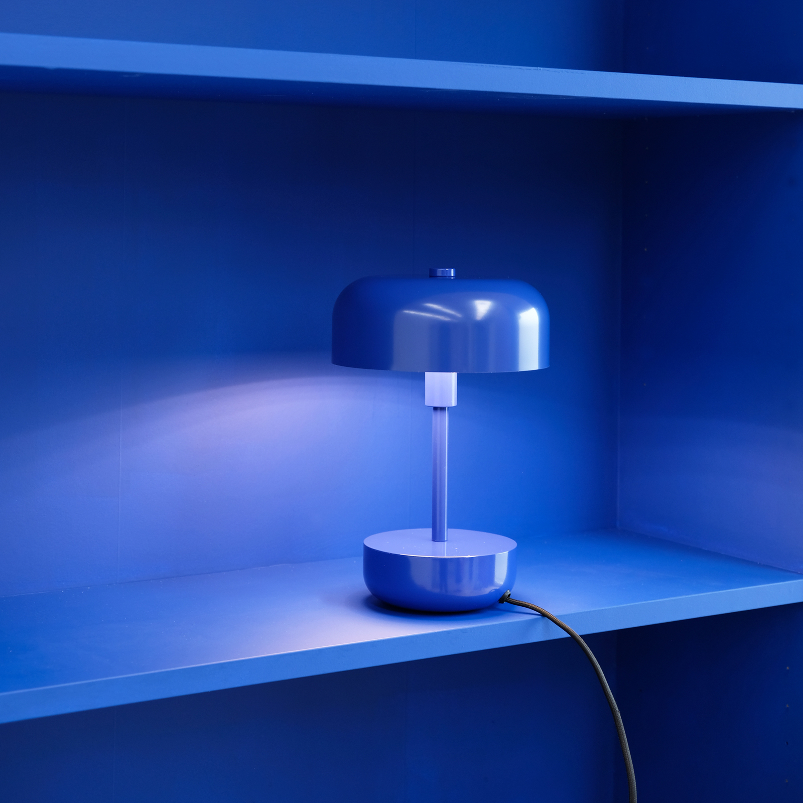 Dyberg Larsen Haipot lampe à poser, IP20, bleu