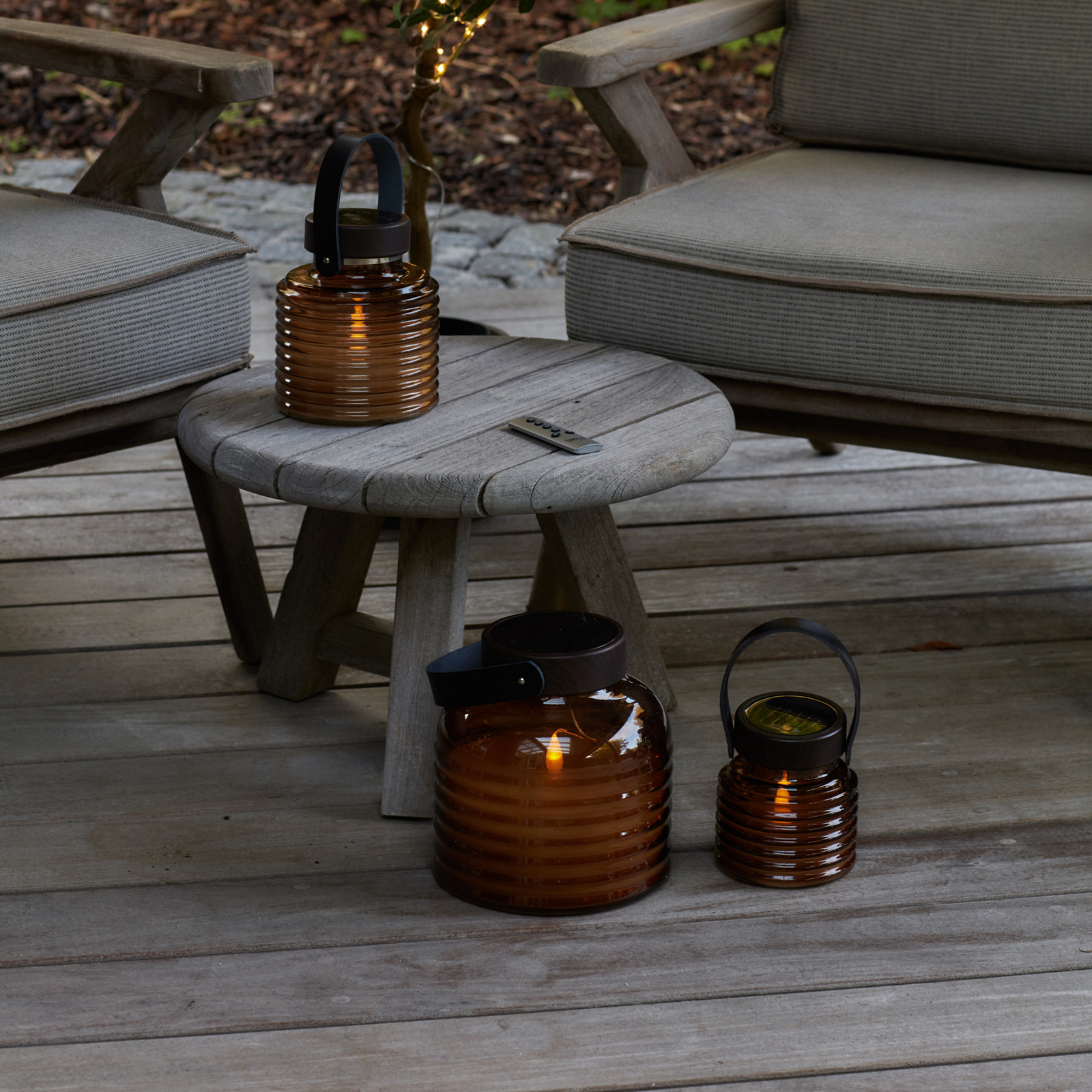 Solární lampa Aston Jar, výška 12 cm, jantarová/hnědá, IP44 Solární lampa Aston Jar, výška 12 cm, jantarová/hnědá, IP44