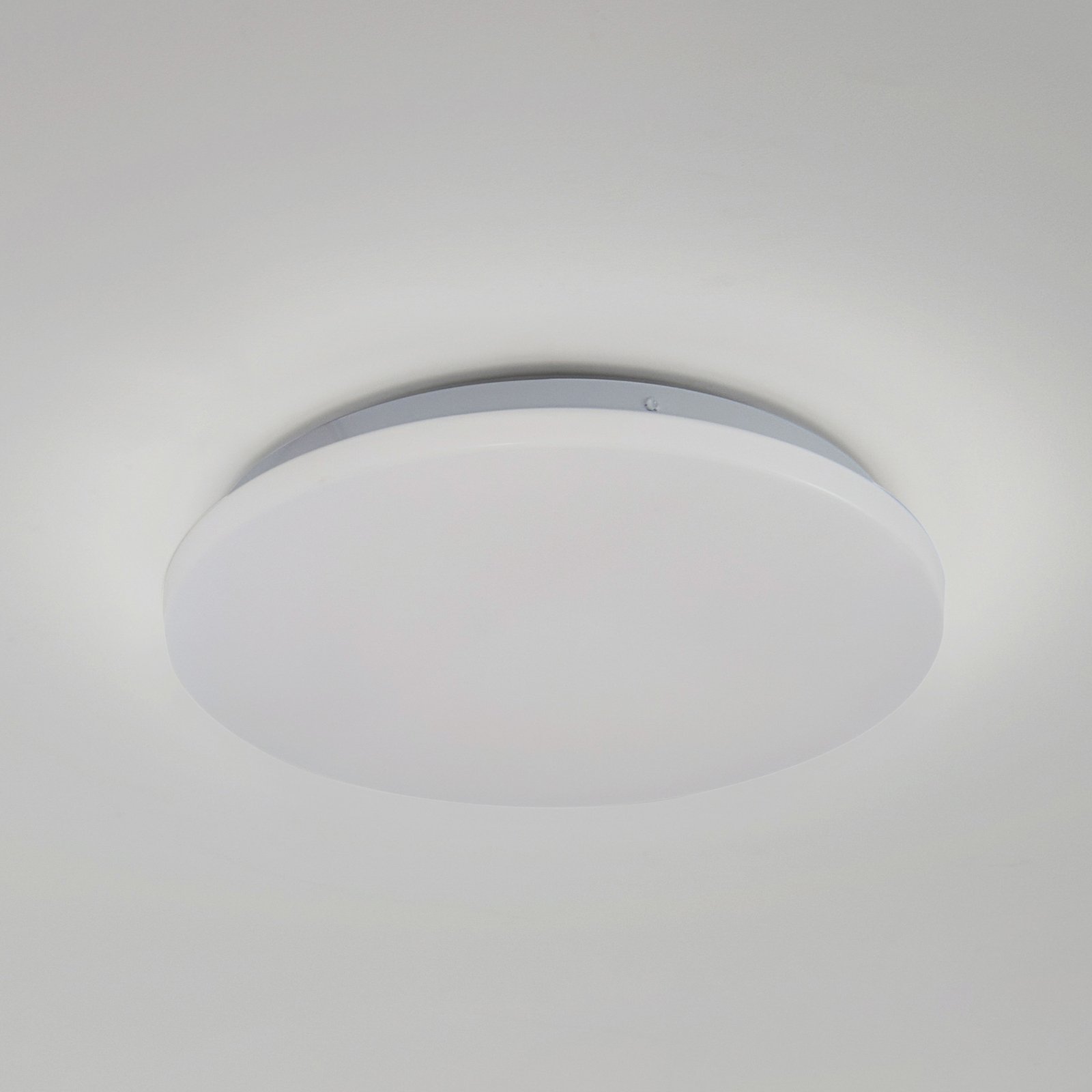 Lindby LED outdoor ceiling light Kirkola, 4000 K, Ø 34 cm, white