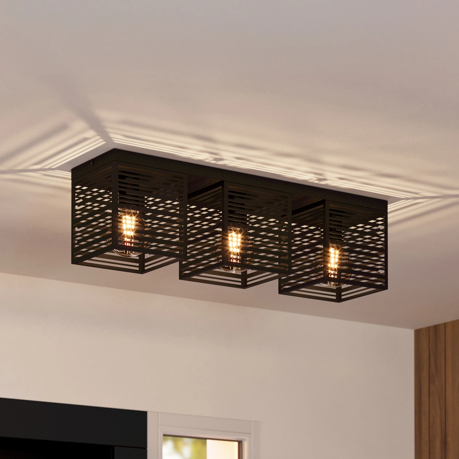 Deckenlampe Piedritas, drei schwarze Quaderschirme