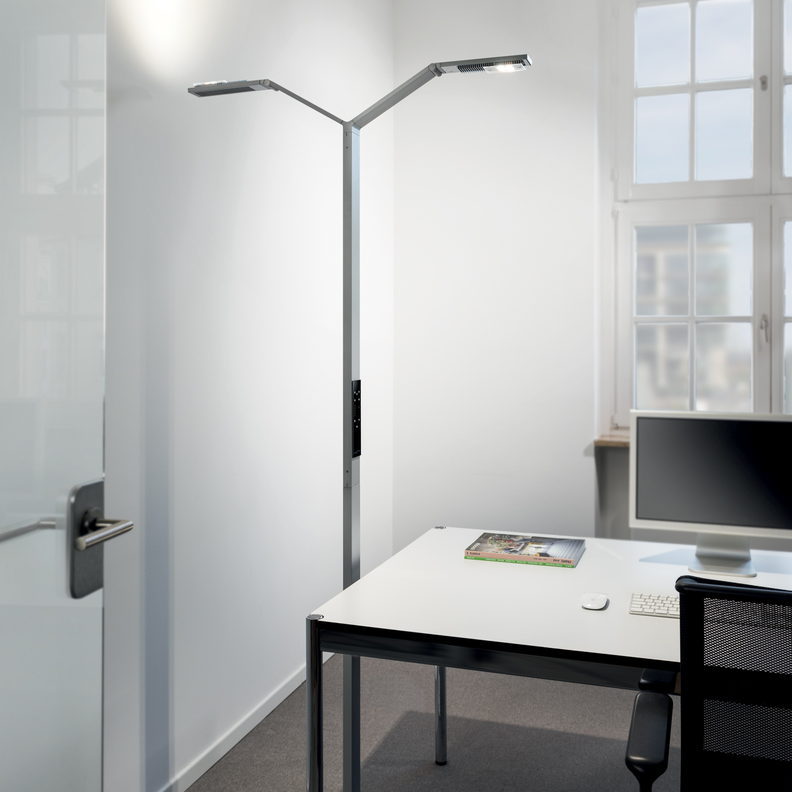 Luctra Floor Twin Linear LED-Stehleuchte 2-flammig