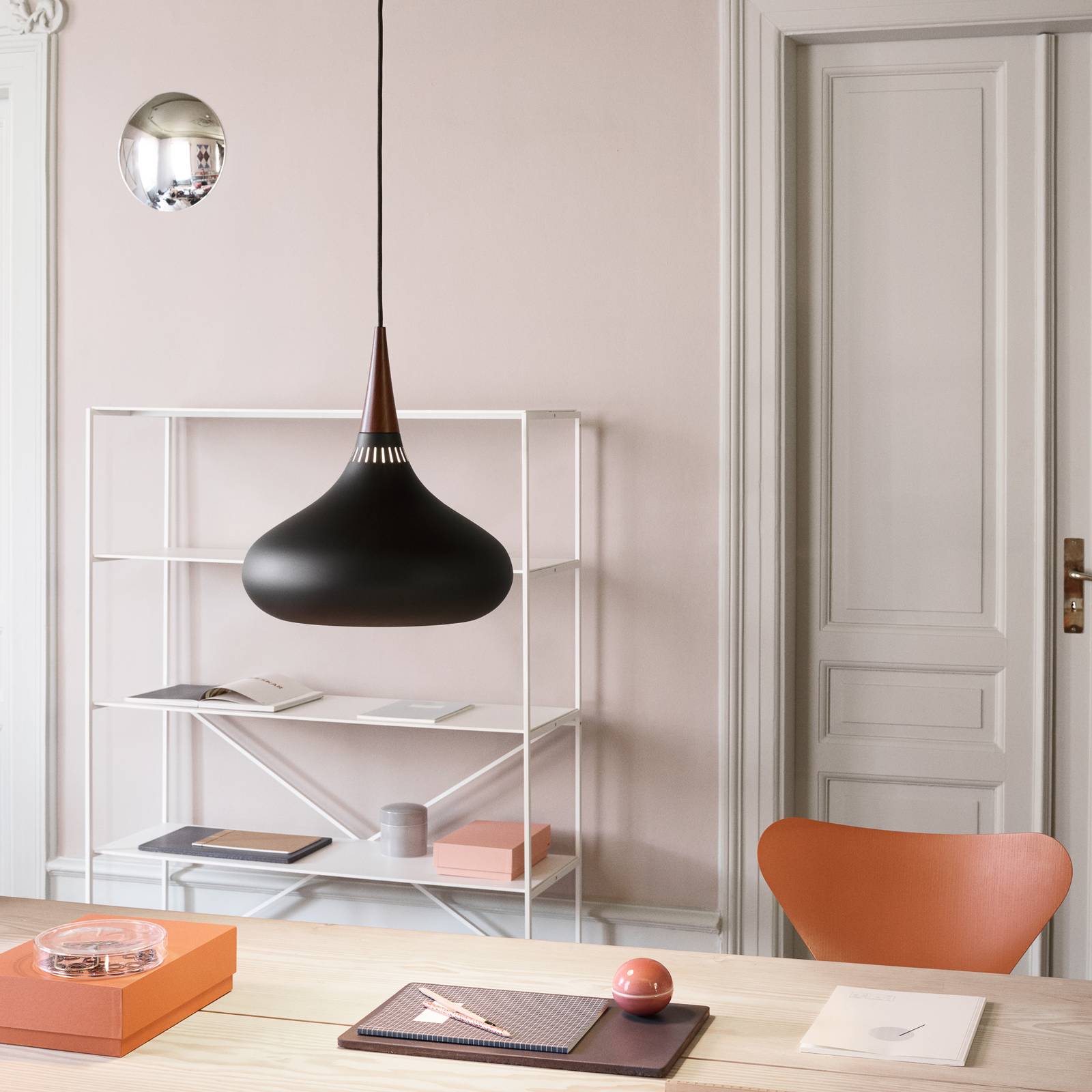 FRITZ HANSEN Orient P2 Wahadło czarny/różowy Ø 34cm