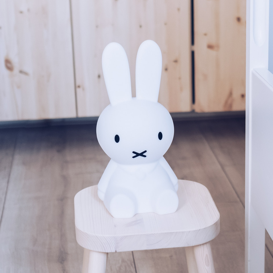 Mr Maria Miffy First Light LED-bordslampa med uppladdningsbart batteri, vit från Mr Maria