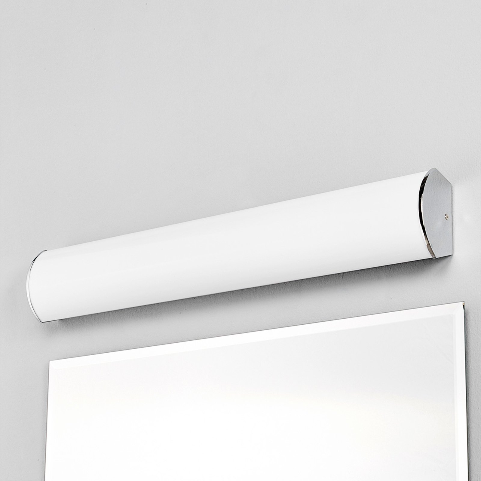 Lindby LED-Bad-Wandleuchte Elanur, weiß/chrom, 58 cm, IP44