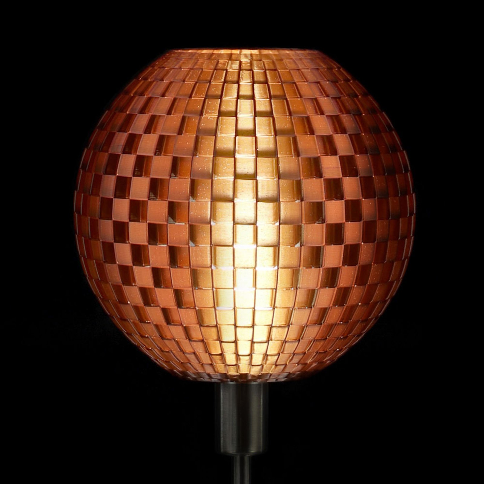 Плетена настолна лампа глобус с основа, мед