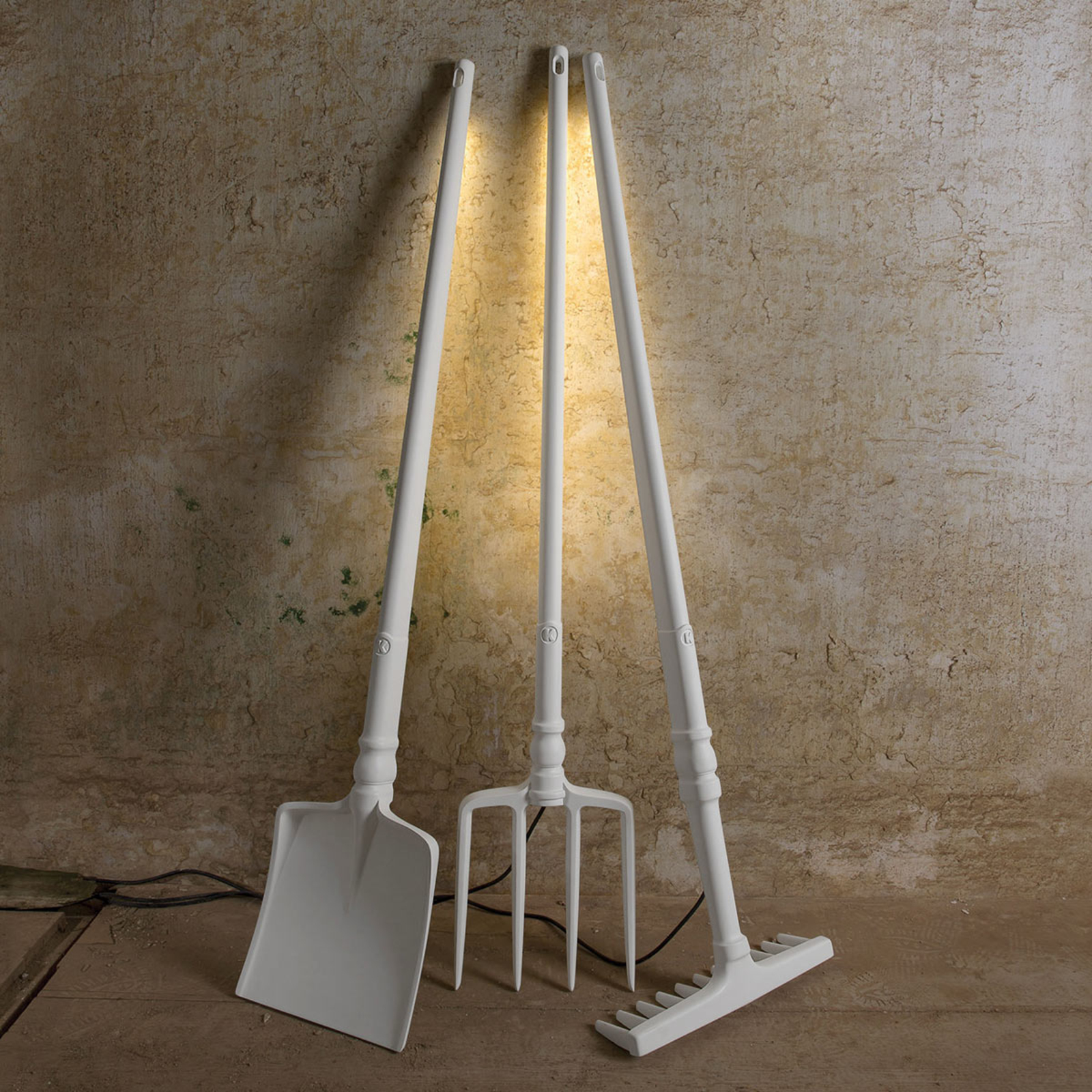 Lámpara de pie LED de diseño Tobia, forma de pala