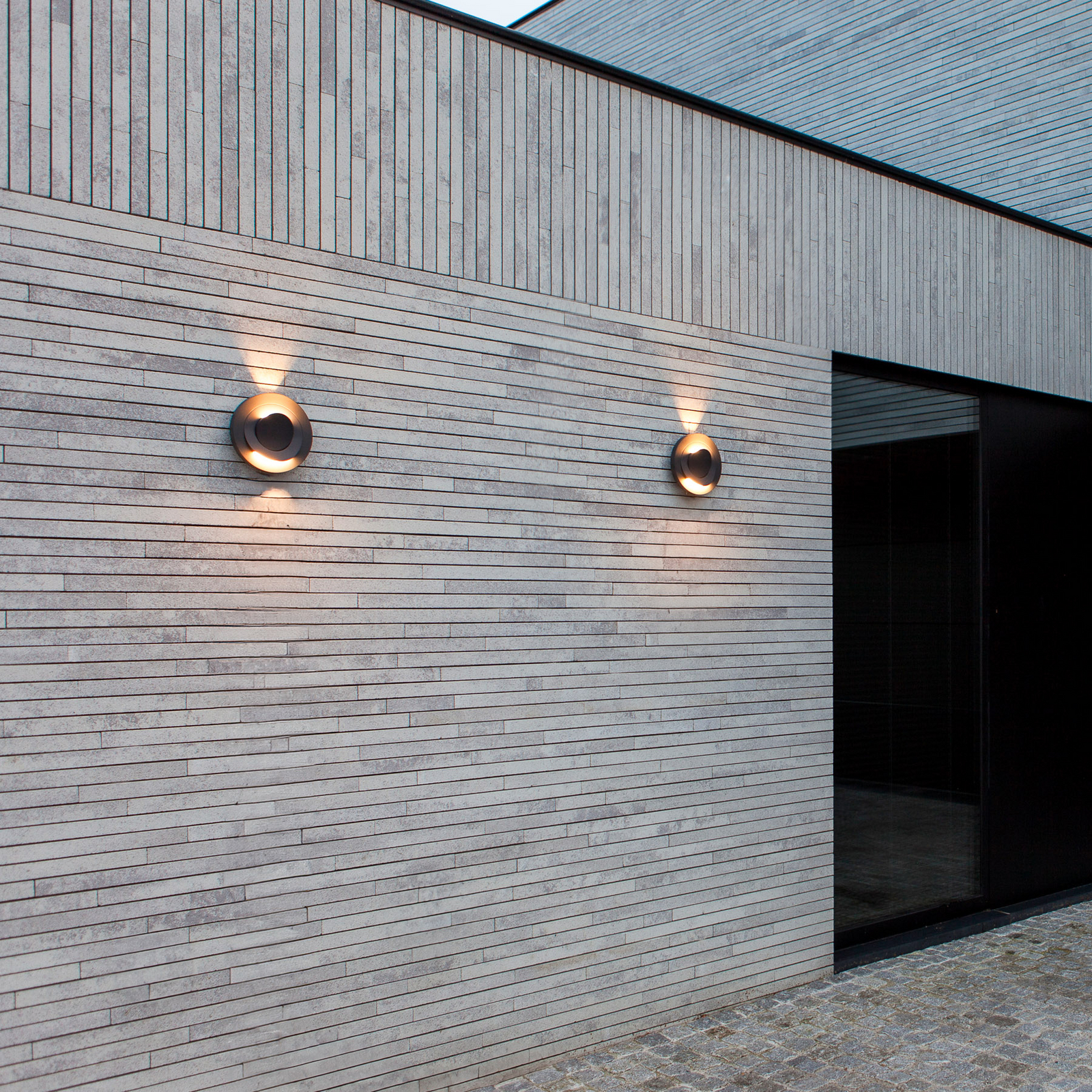 LED-Außenwandleuchte MOOV, dunkelgrau, Ø 21 cm, Metall, IP54