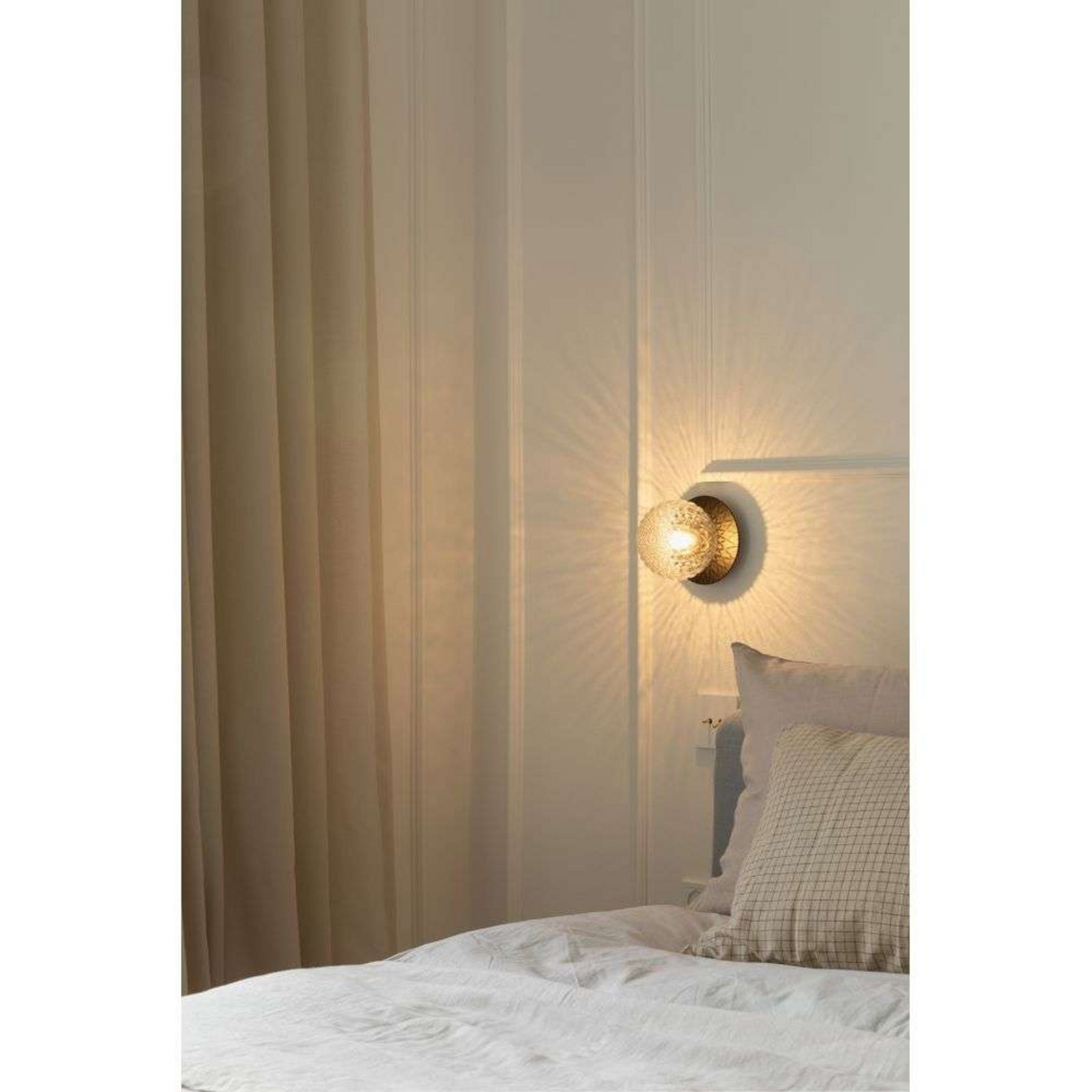Nuura wandlamp Liila 1, Ø 14 cm, IP44, zwart/helder