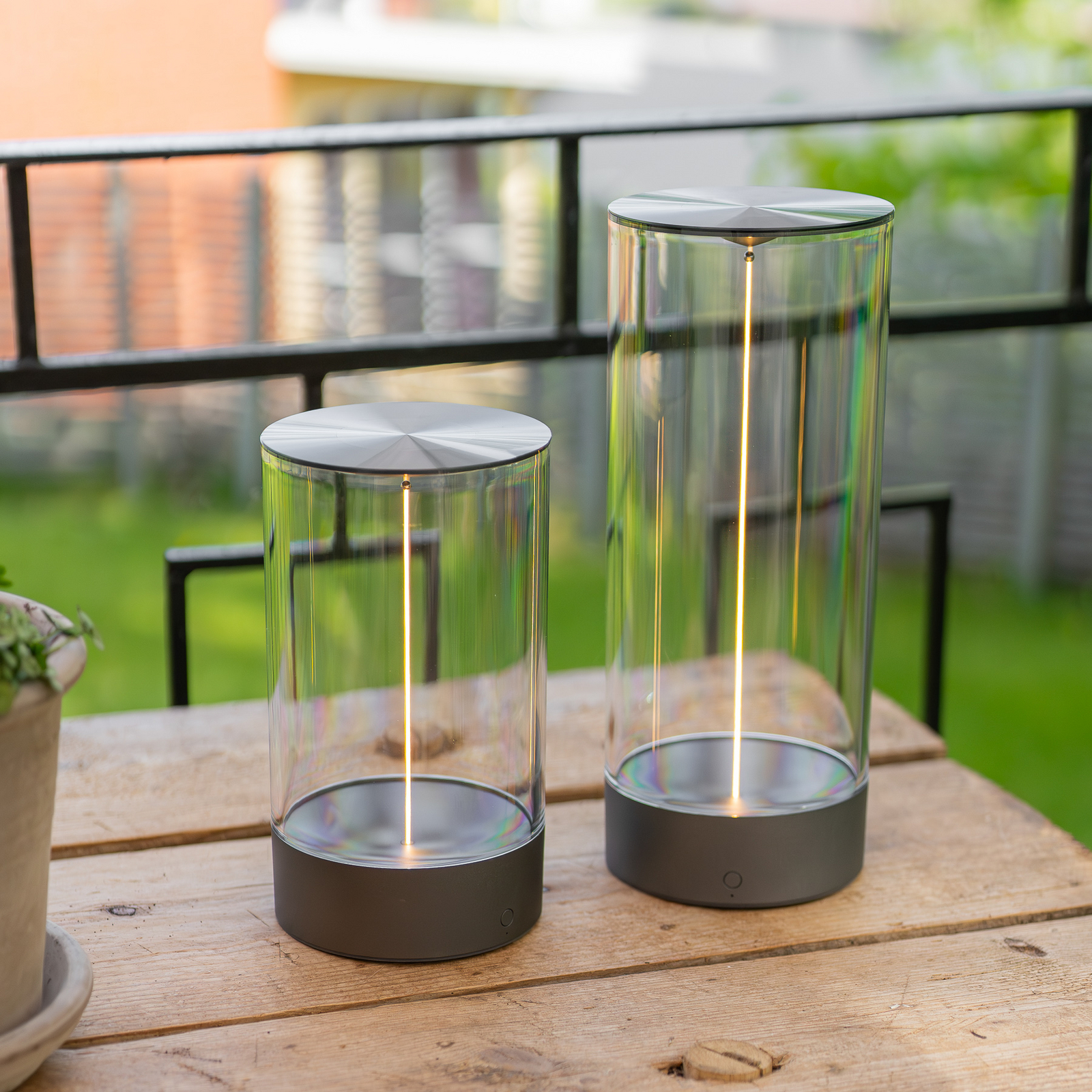 LED tafellamp Edison, hoogte 32 cm, grijs/helder, IP54 LED tafellamp Edison, hoogte 32 cm, grijs/helder, IP54