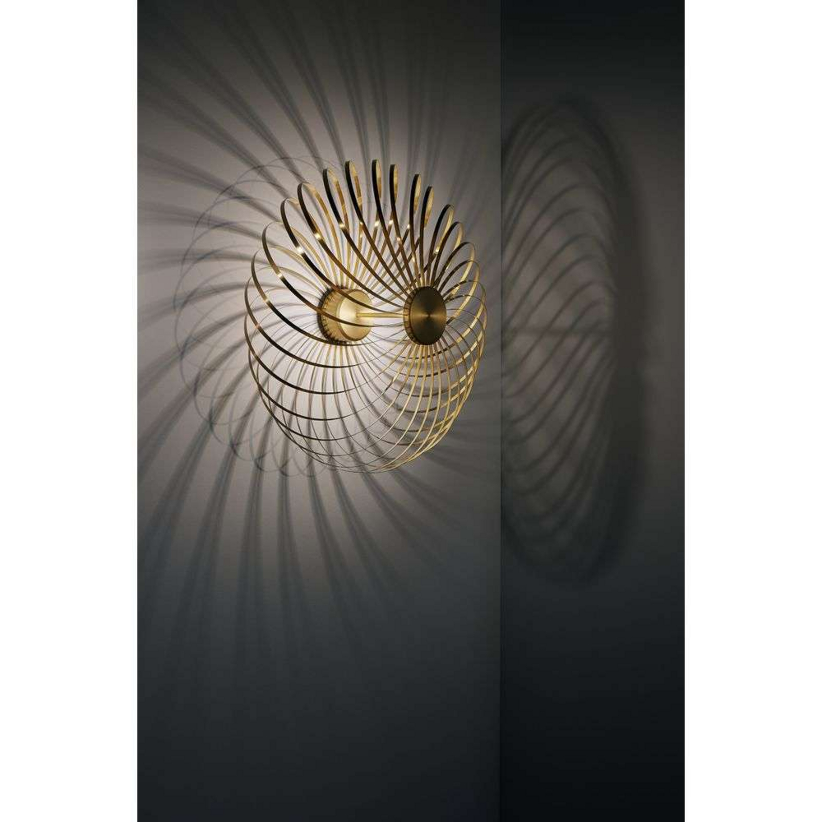 Spring Surface Aplică de Perete Brass - Tom Dixon