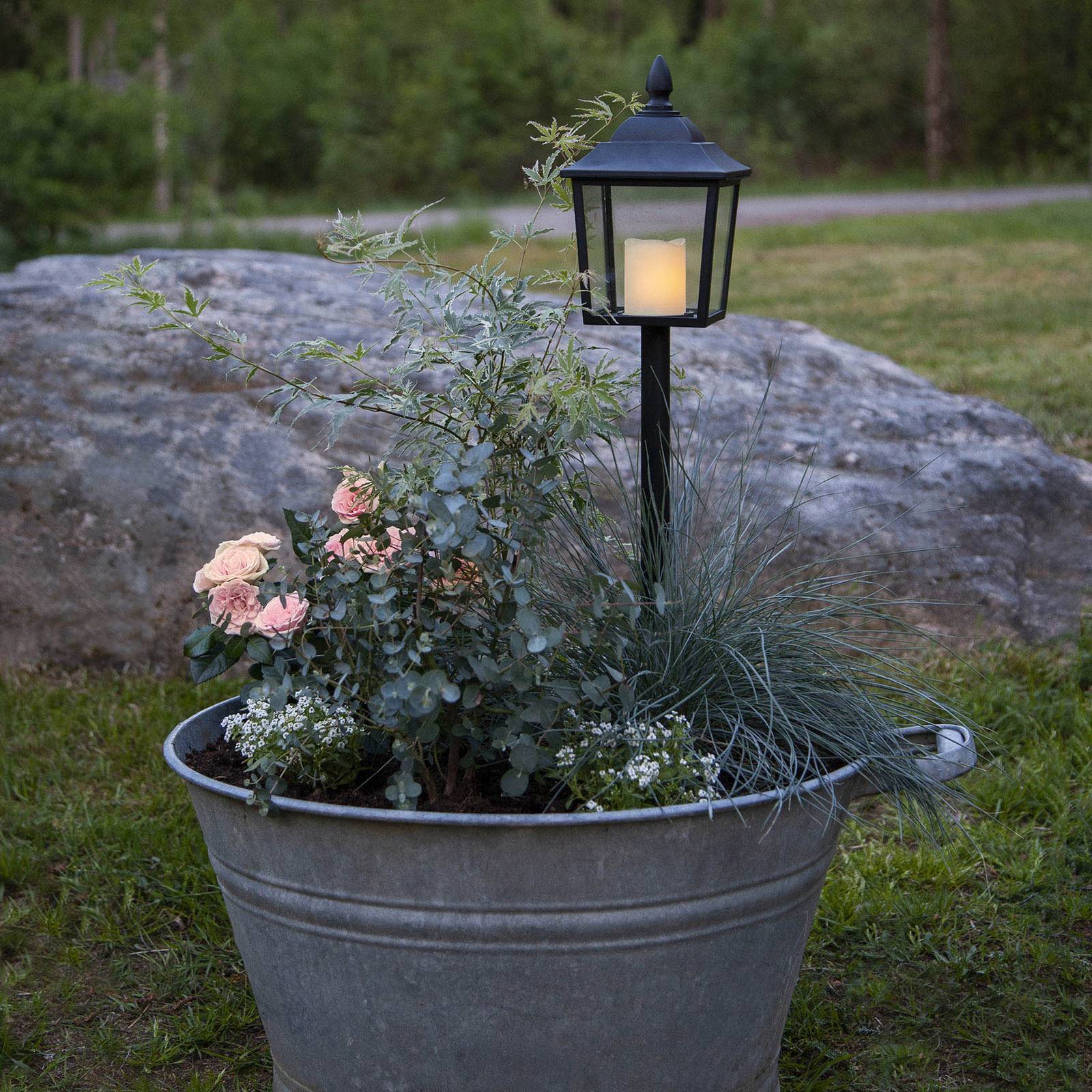 Levně LED hřbitovní lucerna Flame Lantern, výška 52 cm