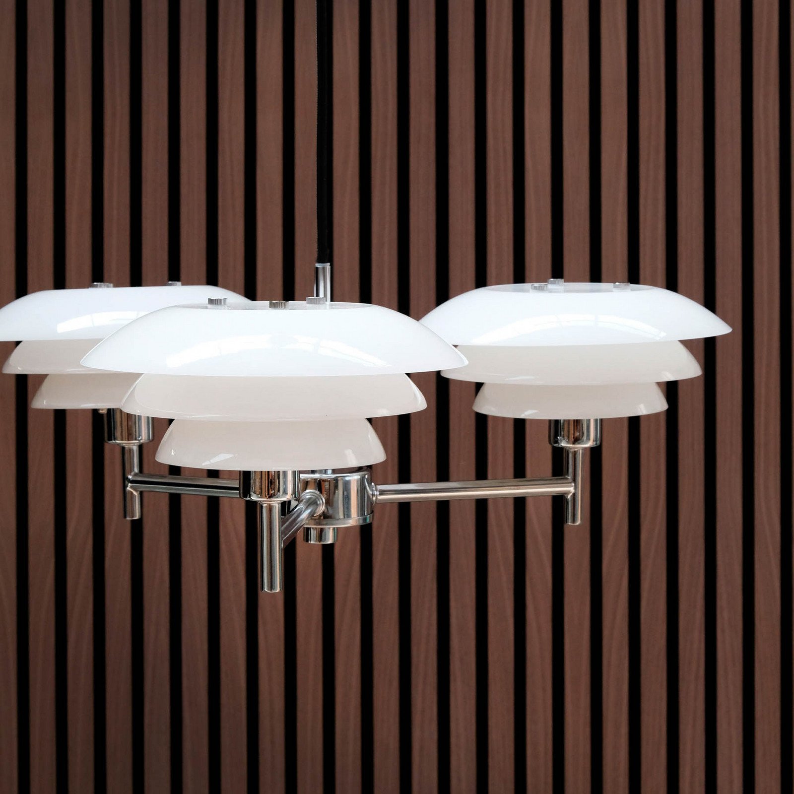 Candelabru Dyberg Larsen DL20 opal/cromo Ø 50 cm 3 becuri. - Camera de zi / sufragerie - design - opal crom - Metal