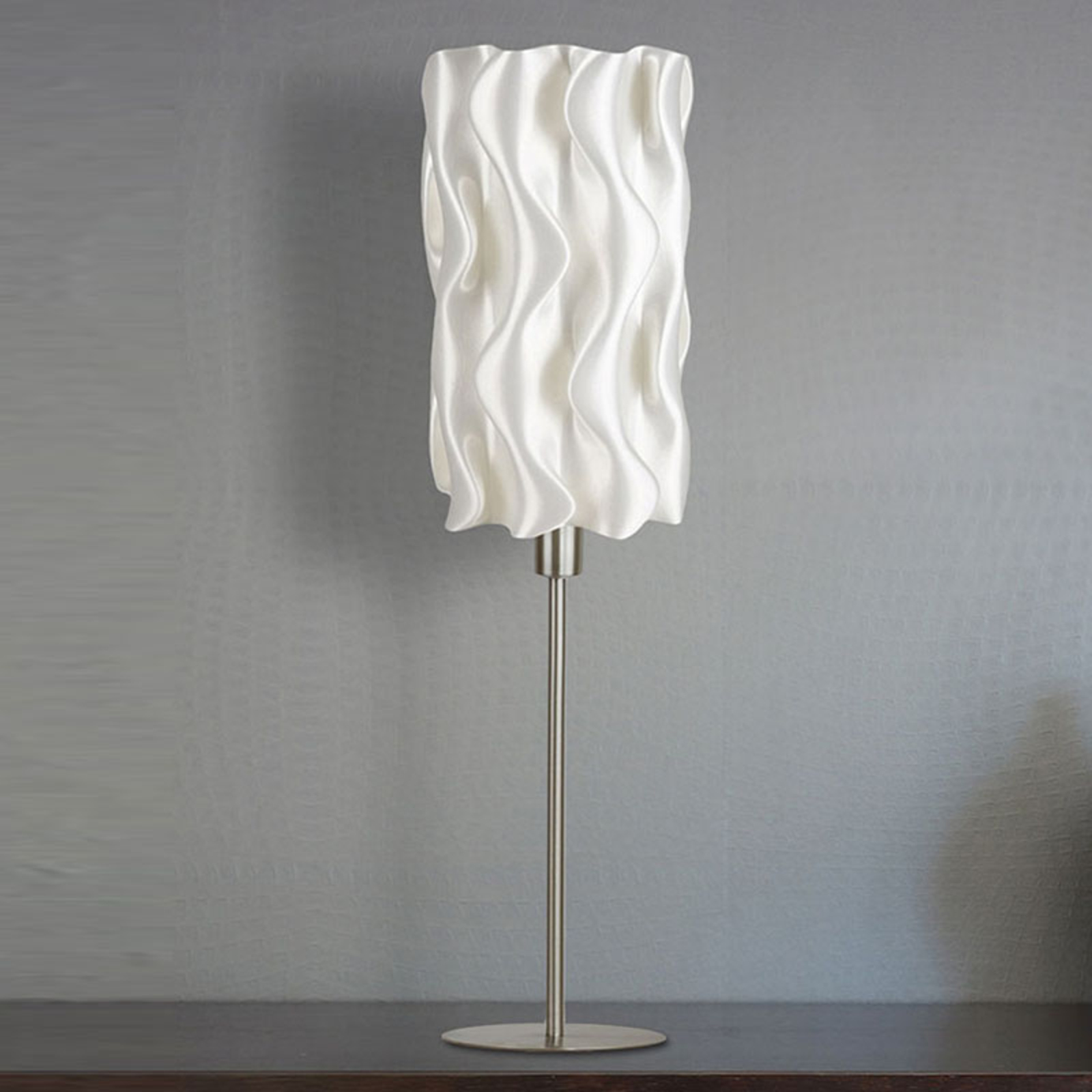 Lámpara de mesa Amöbe de biomaterial, alto 70 cm