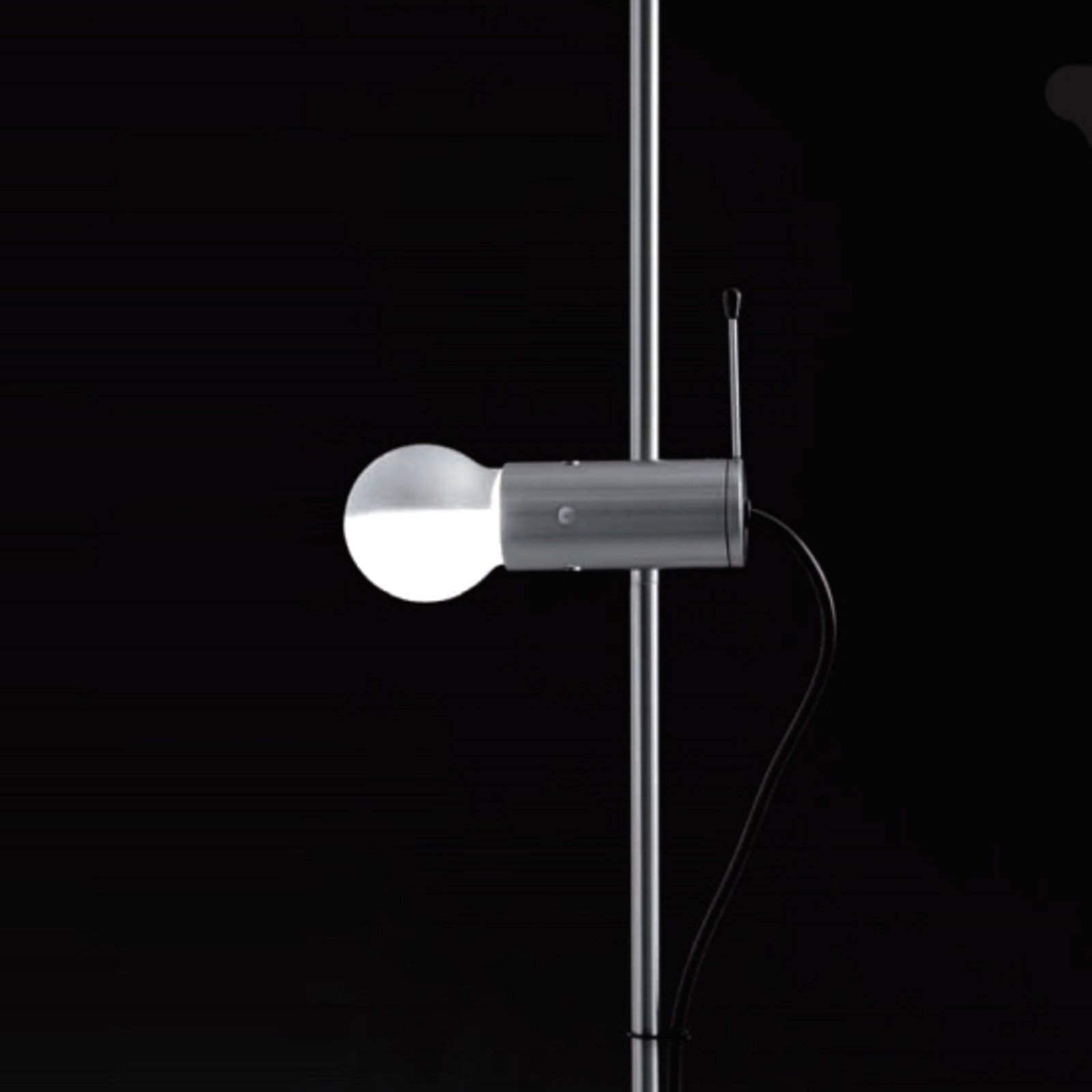 Oluce Agnoli - minimalistisk golvlampa