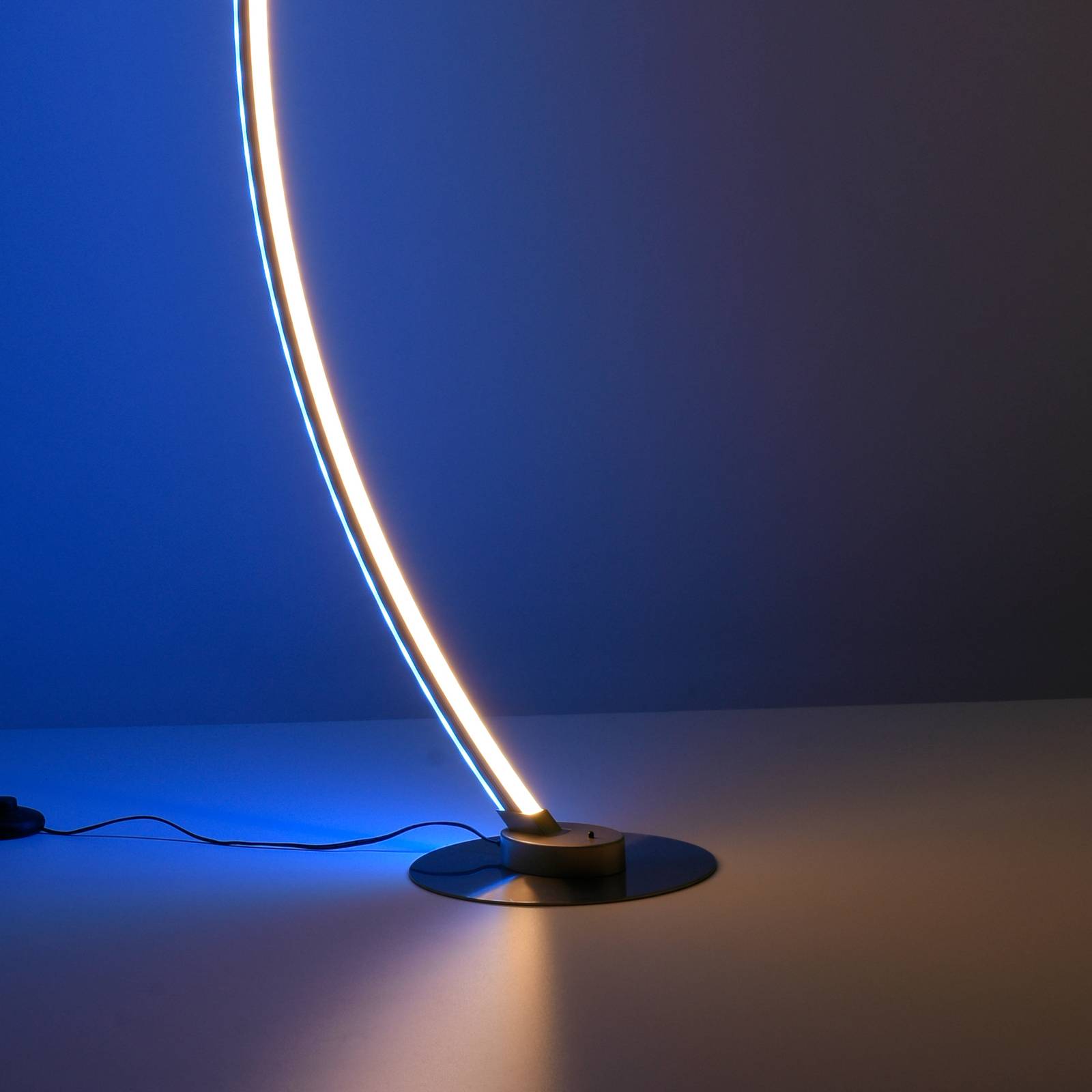 Alina buet LED-gulvlampe RGB/CCT kan dæmpes