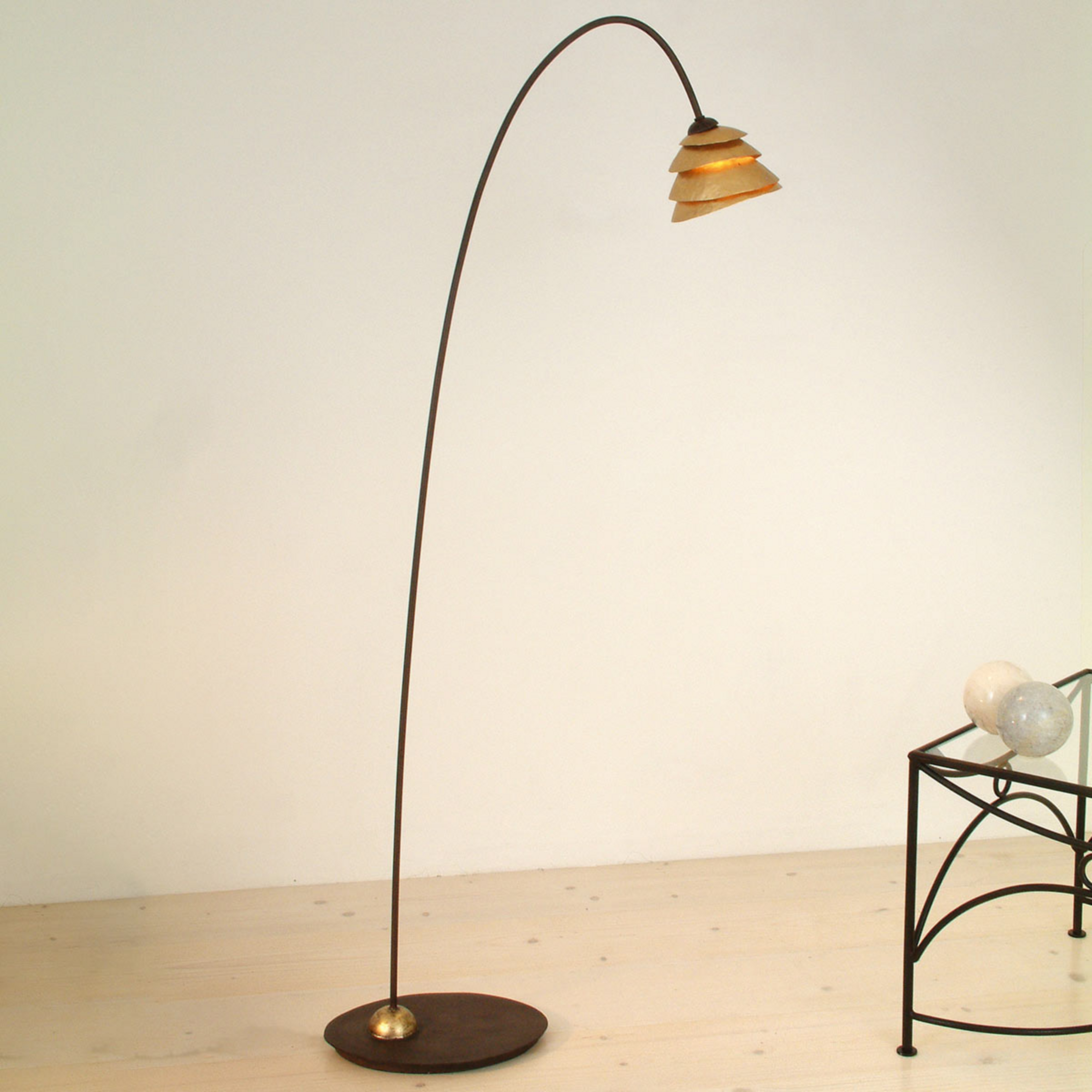 Gliemeža stāvlampa, 1 lampa, brūni zelta krāsā