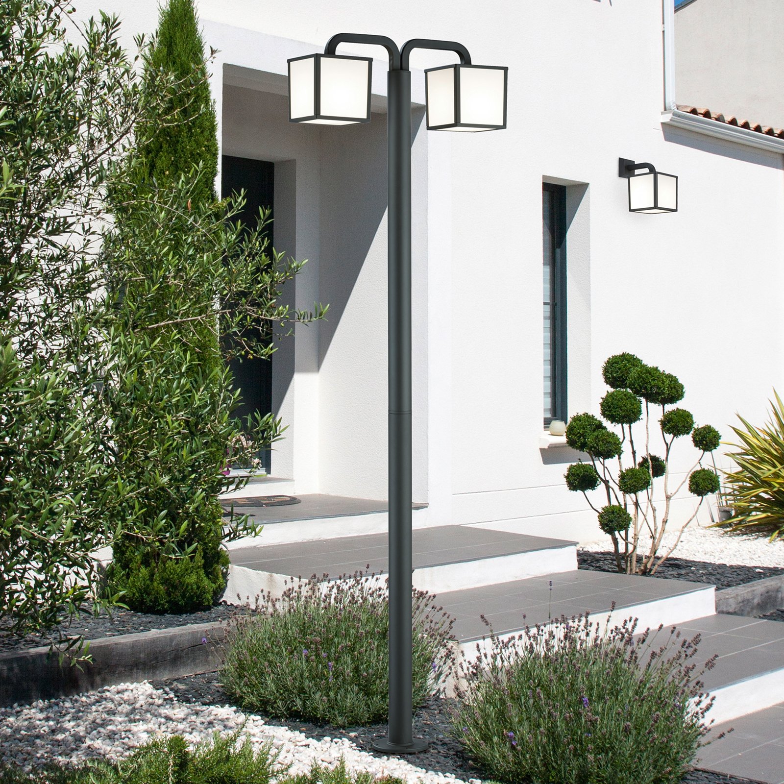 Cubango LED lamp post with two cubic lampshades