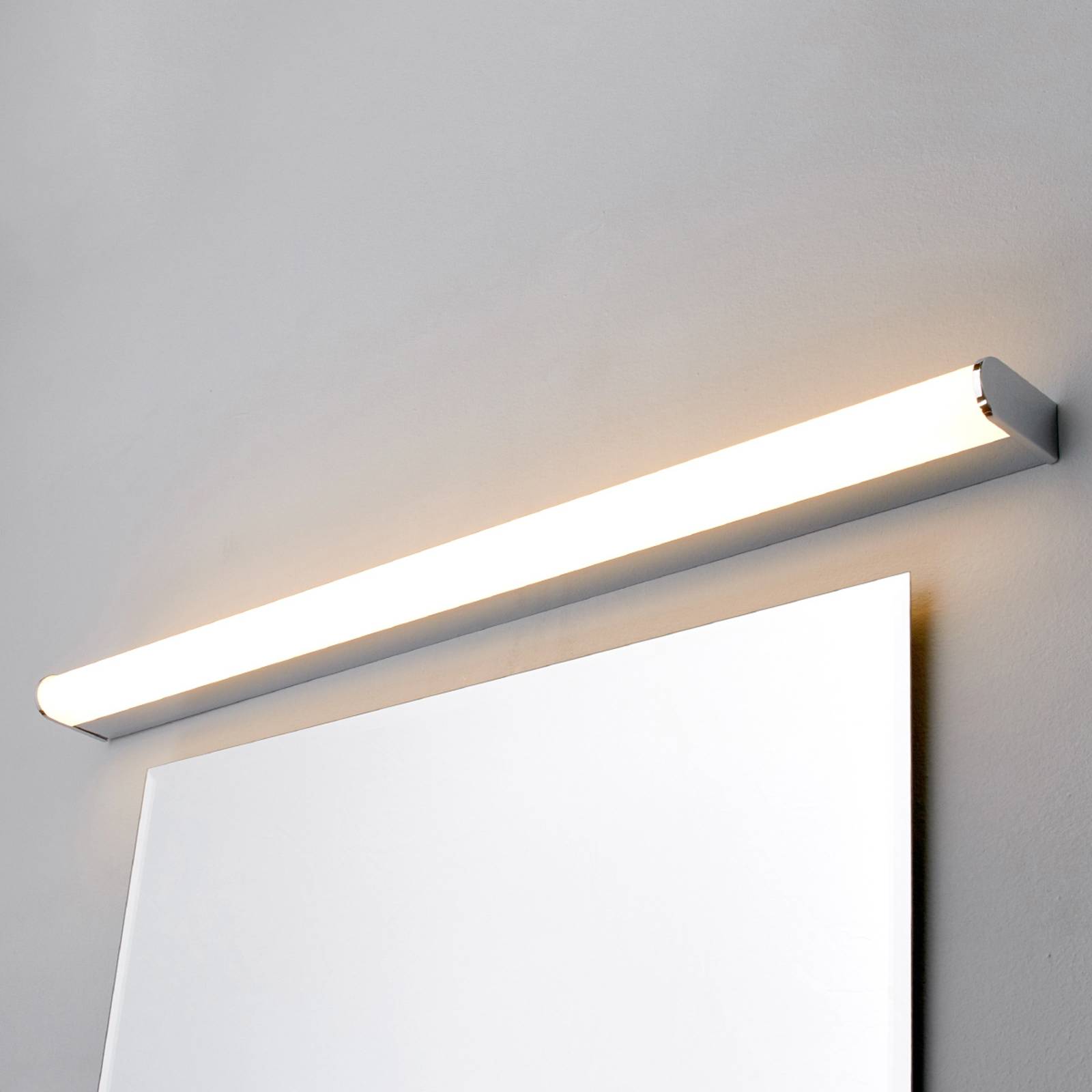 Philippa LED-lampe til spejl og bad halvrund 88cm