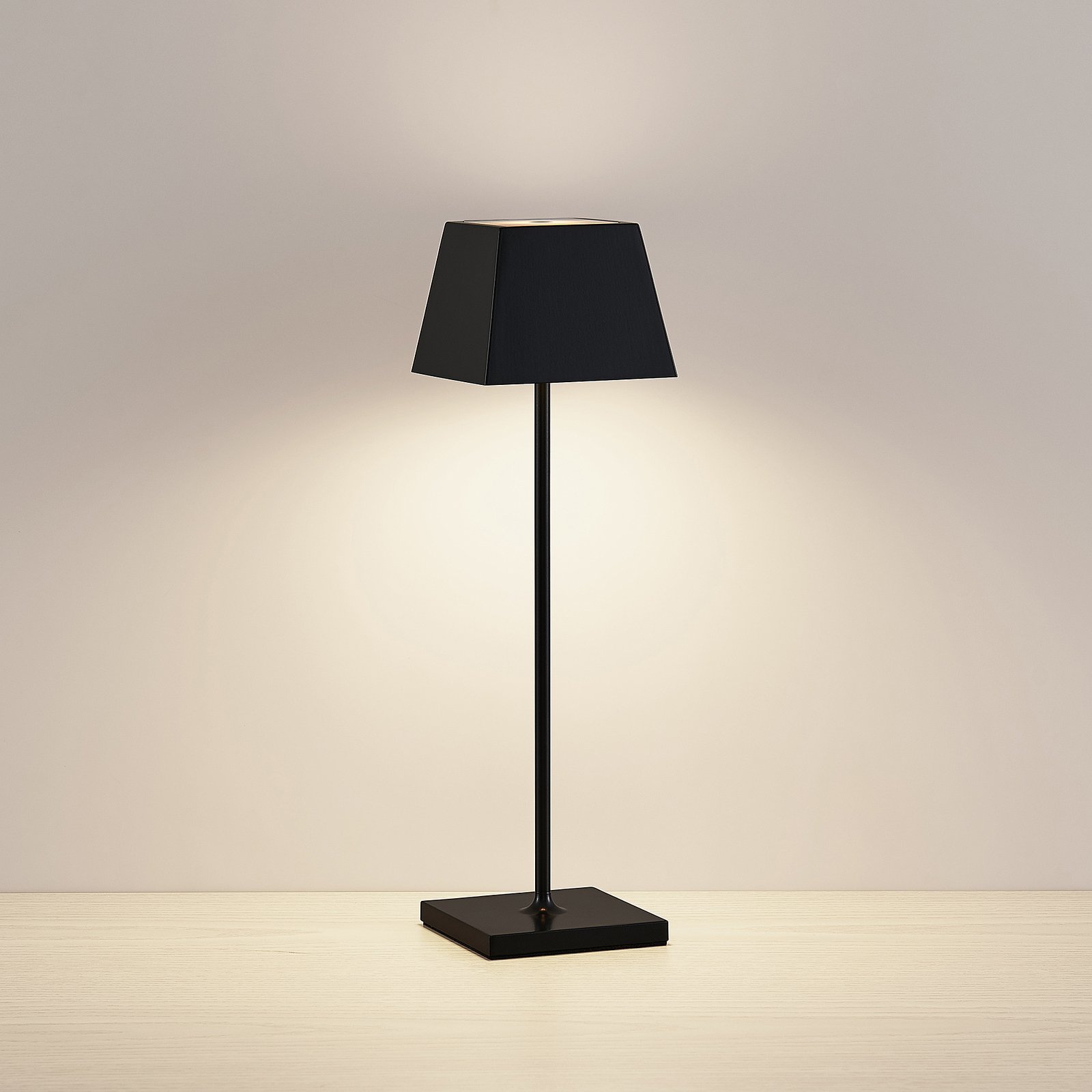 Lucande Patini stolná LED lampa, exteriér, čierna