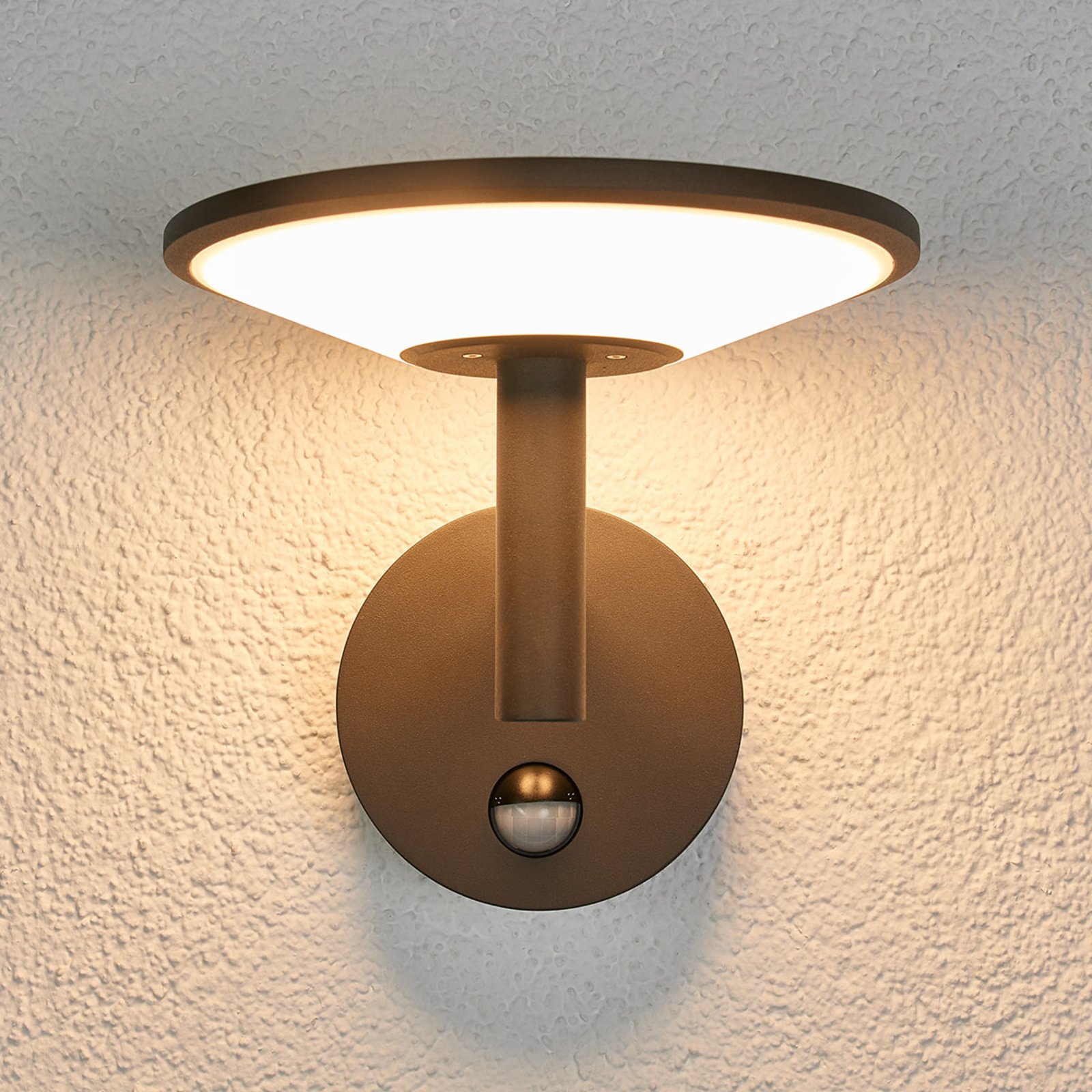 Udendørs LED-væglampe Fenia med bevægelsessensor