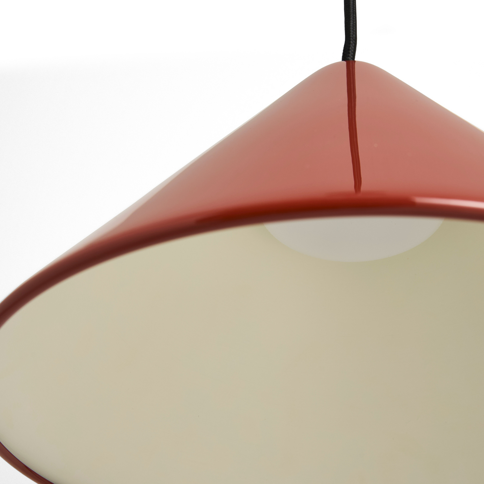 Závěsné světlo Compass, červené, Ø 26 cm, GX53 – HAY