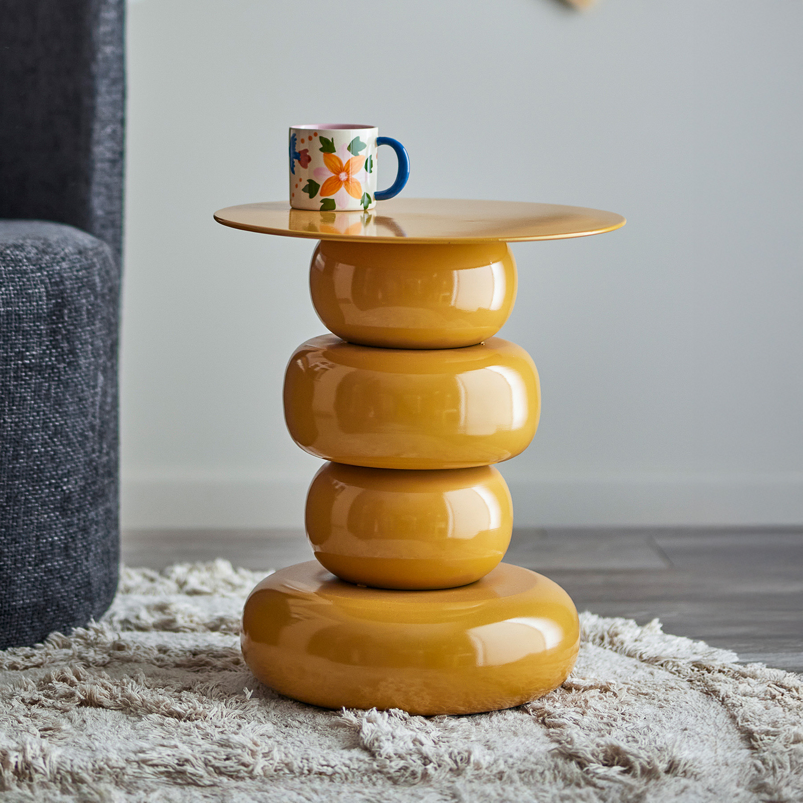Odkladací stolík Olonne, žltý, výška 48 cm, kov – Bloomingville Odkladací stolík Olonne, žltý, výška 48 cm, kov – Bloomingville