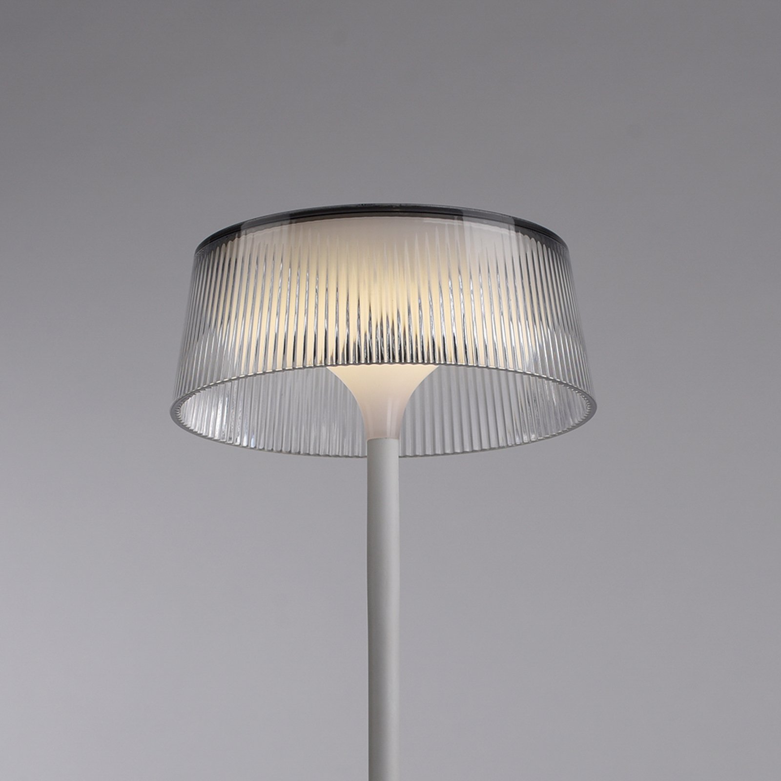Lampa stołowa LED Dora, ściemniana, IP44, biała