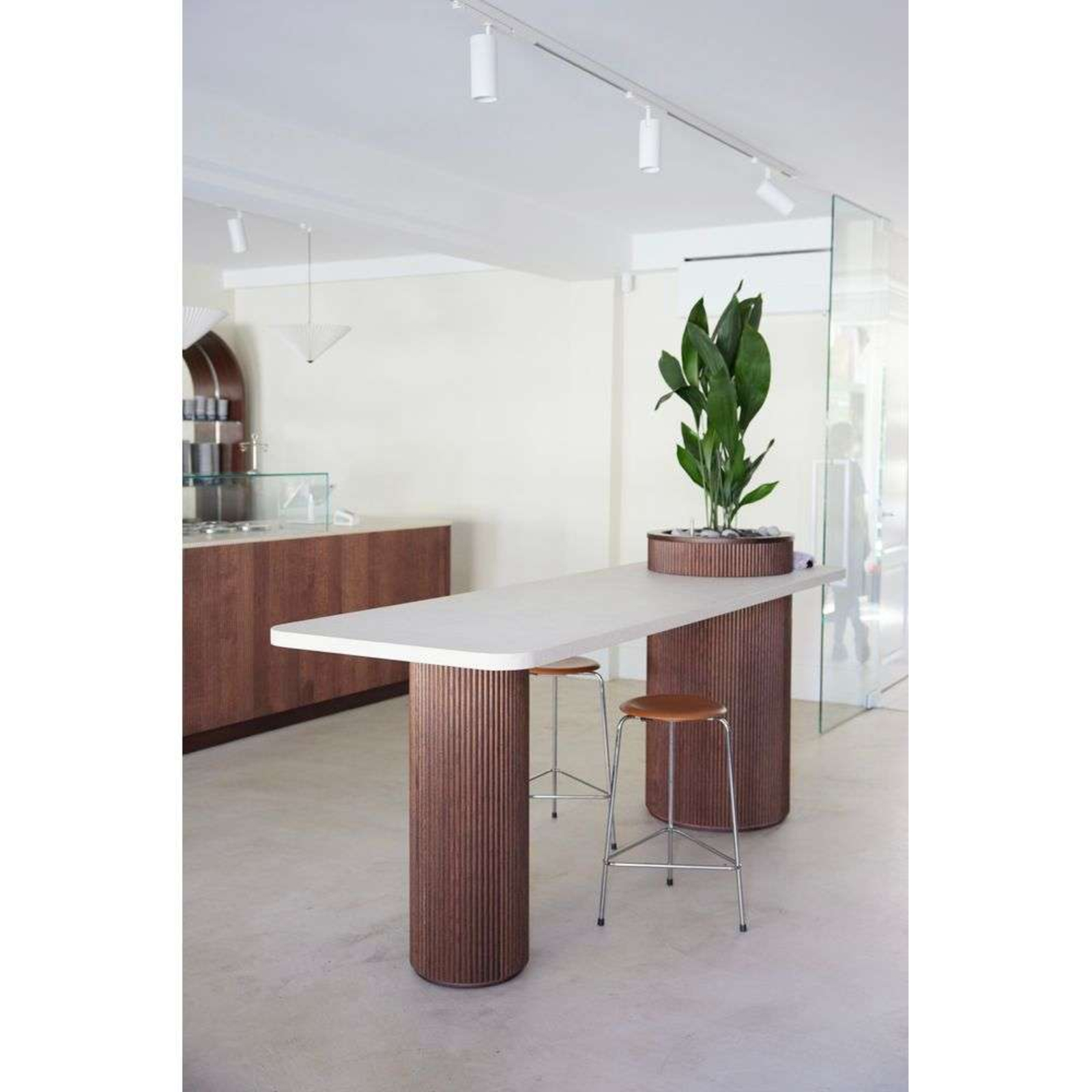 High Dot™ Counter Stool 4-legs Wild leather Walnut - Fritz Hansen