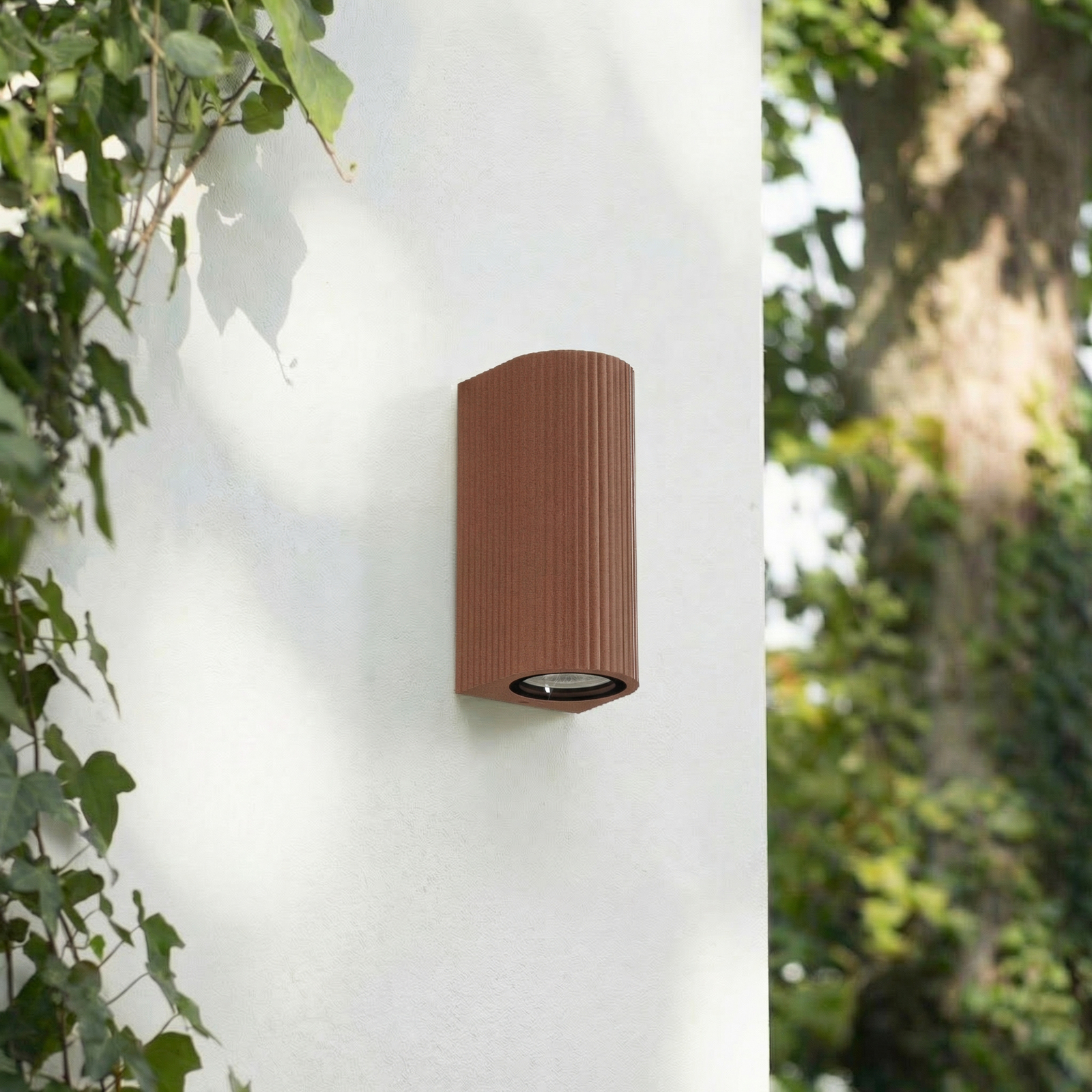 Lindby udendørs væglampe Aluvo, rust, 16 cm, IP65, riflet