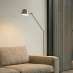 Lucande Silka podna lampa, 173 cm, satenski nikal, podesiva