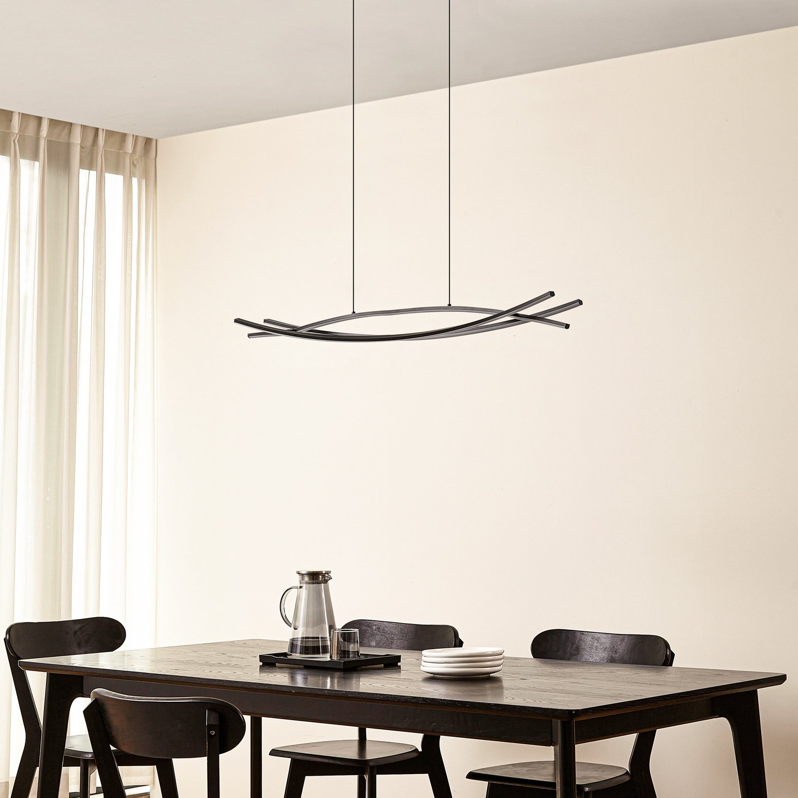Suspension LED Lucande Sayori, 98 cm, noir, à intensité variable