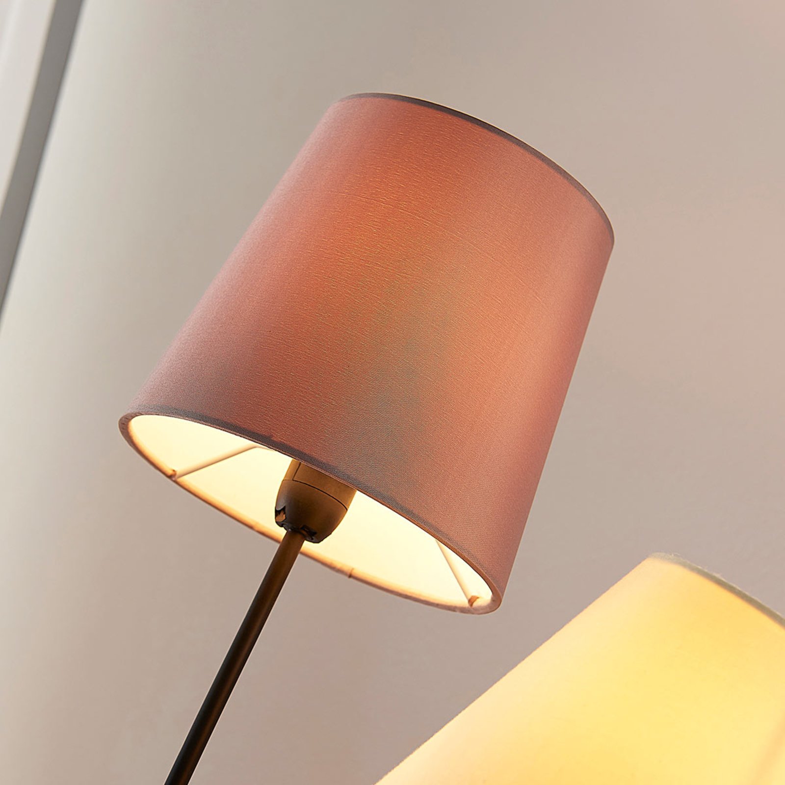 Melis 3 Stehleuchte Brown/Grey/Black/Cream - Lindby