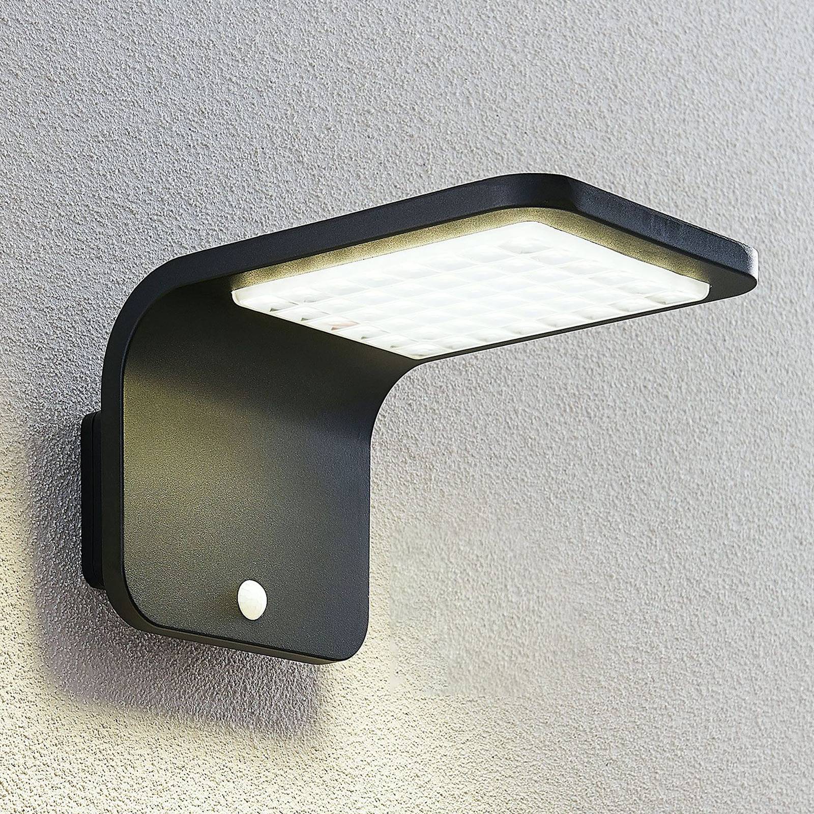 Lindby Koleno LED solar spotlight, sensor, IP54, plastic, 3.5 W, W: 15.8 cm, H: 14.4 cm