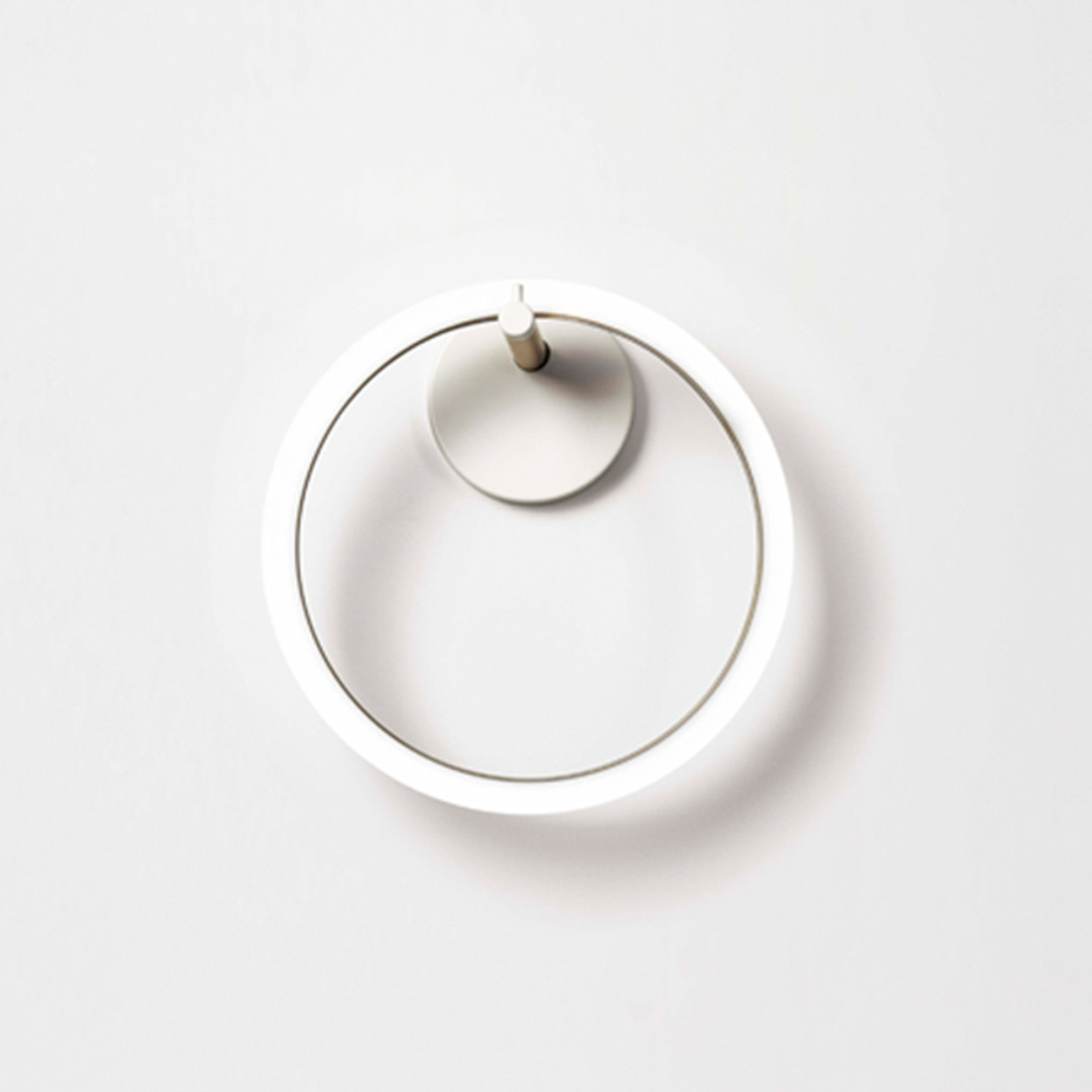 LED-Wandleuchte Ulaop mit einem Plexiglasring