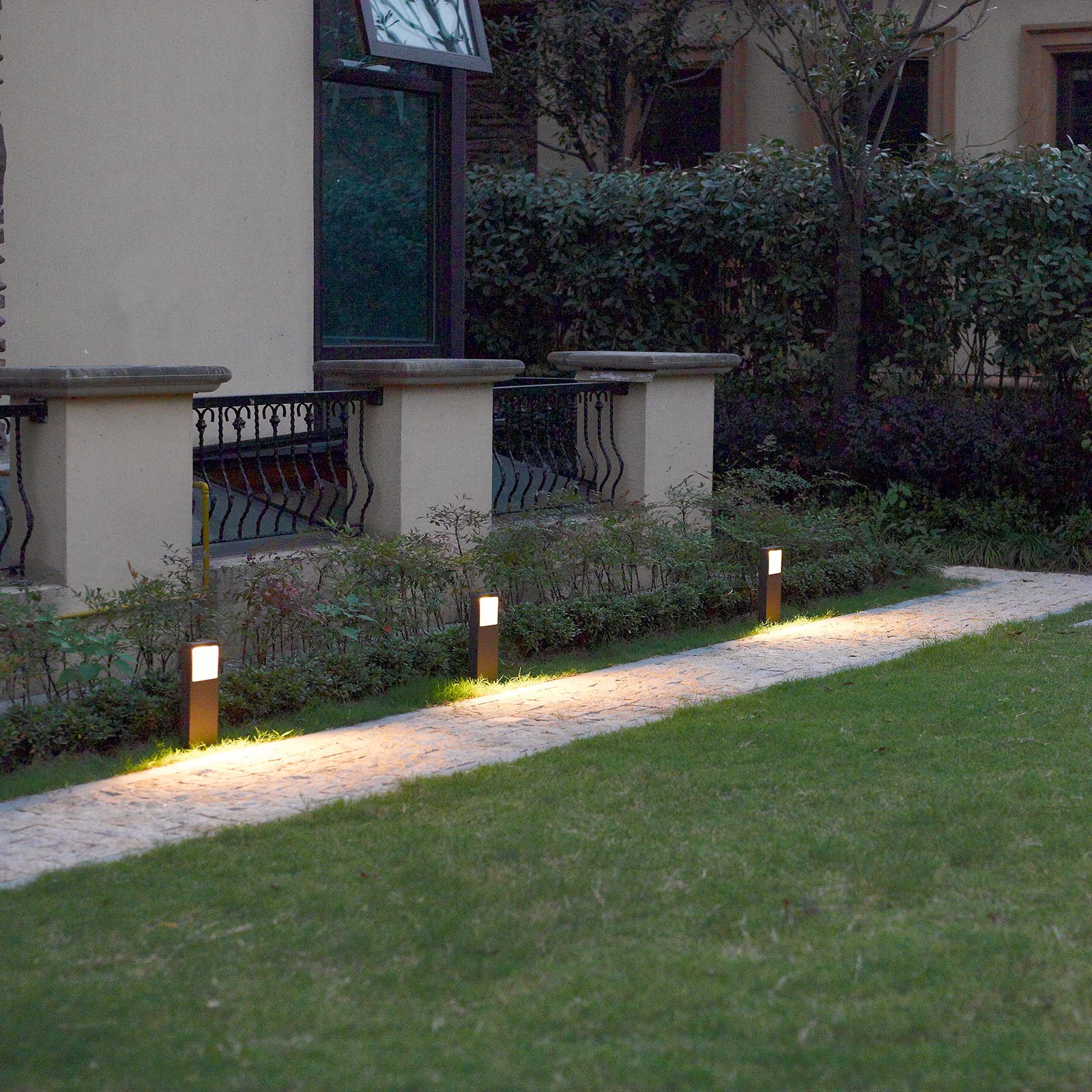 Leya LED Outdoor Garden Lamp IP54 Graphite - Lucande