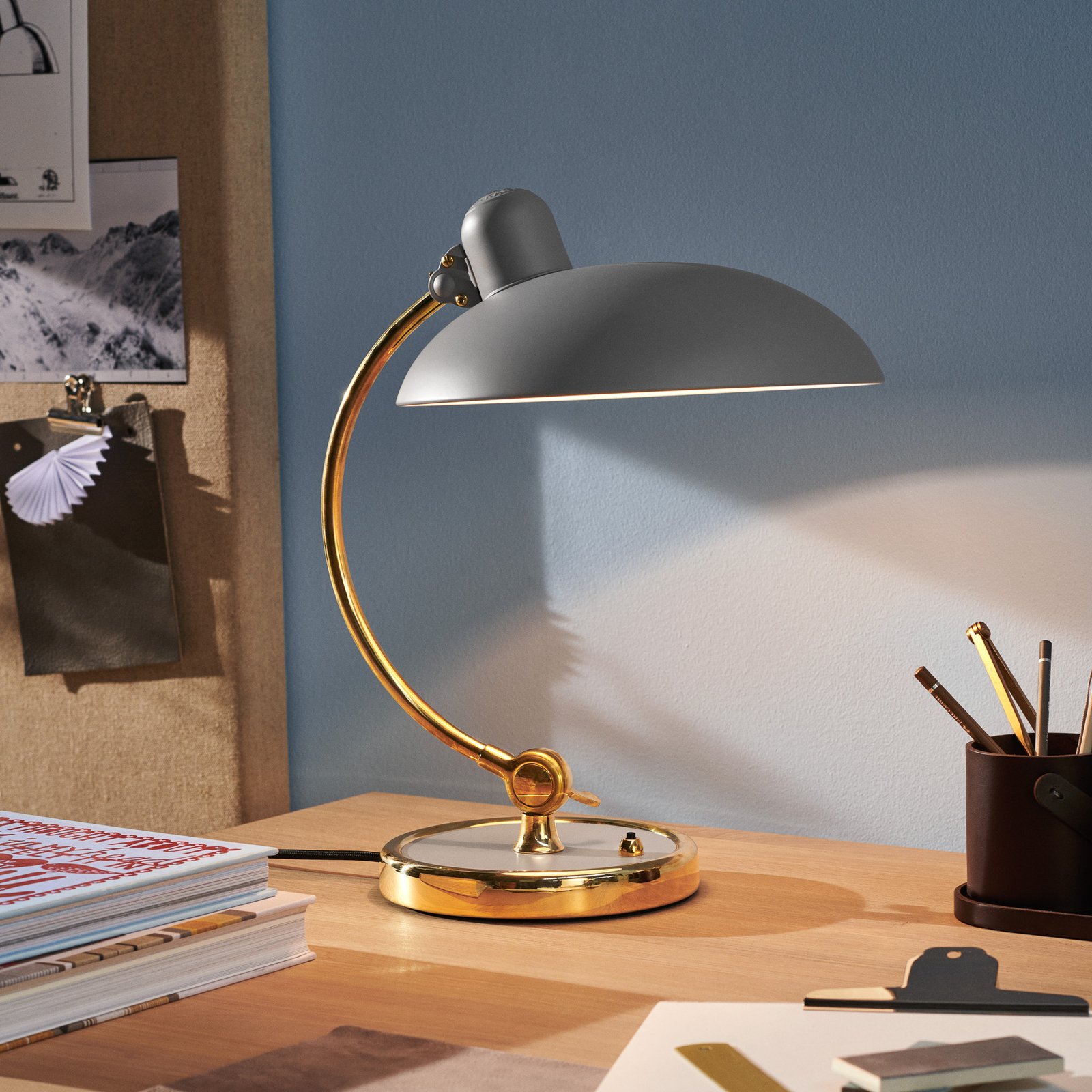 KAISER idell™ 6631-T Bordslampa Matt Easy Grå/Mässing - Fritz Hansen