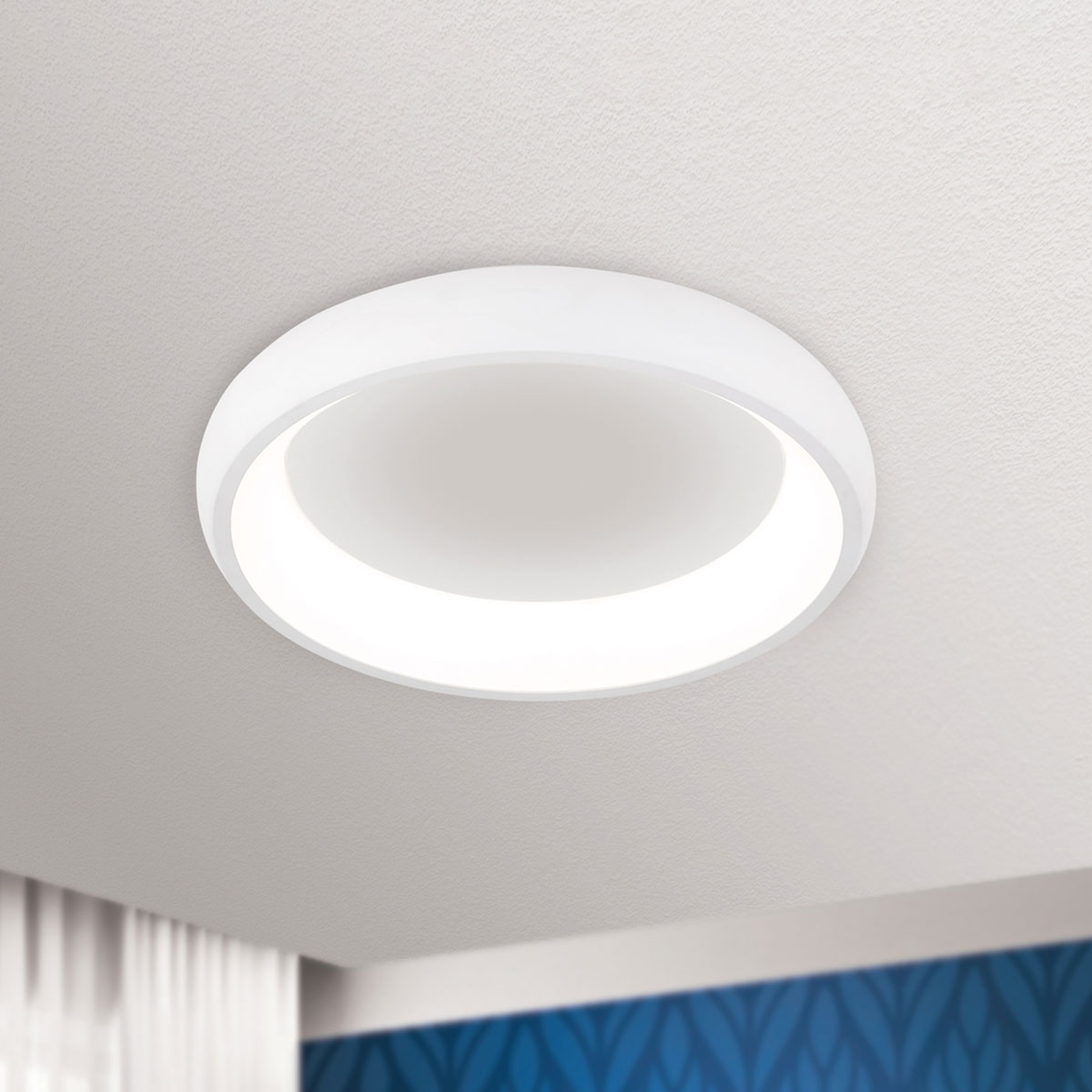LED-loftlampe Venur, udgang til lyset indeni 41 cm