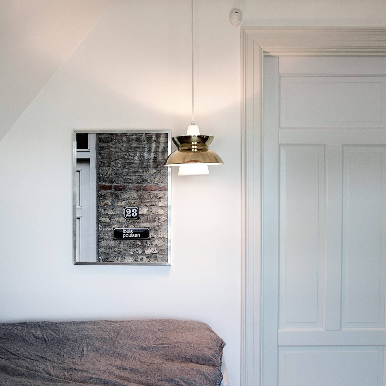 Louis Poulsen Doo-Wop – lampa wisząca, mosiężna