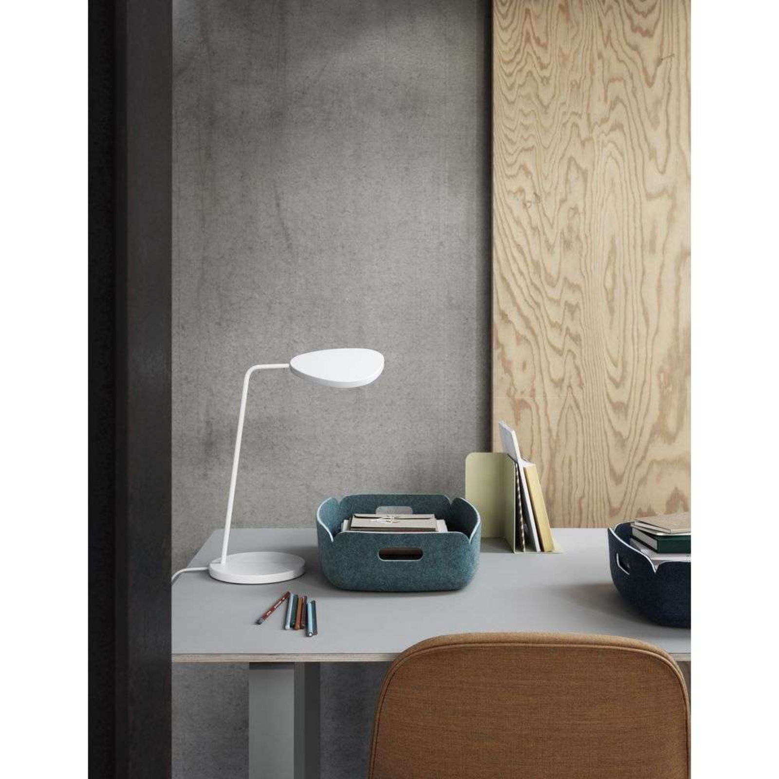 Restore Tray 40x31 Brown Green - Muuto