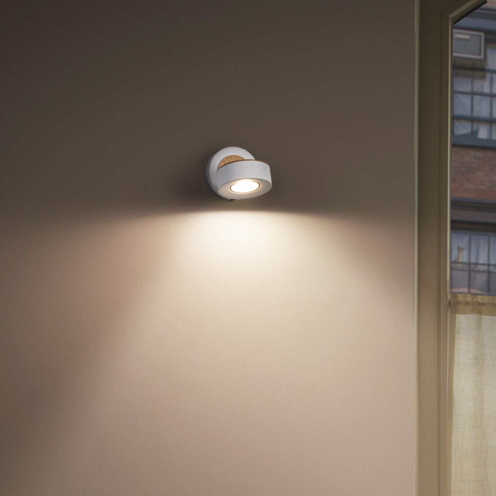 LEDVANCE Faretto LED da parete Pluto, acciaio, legno, bianco