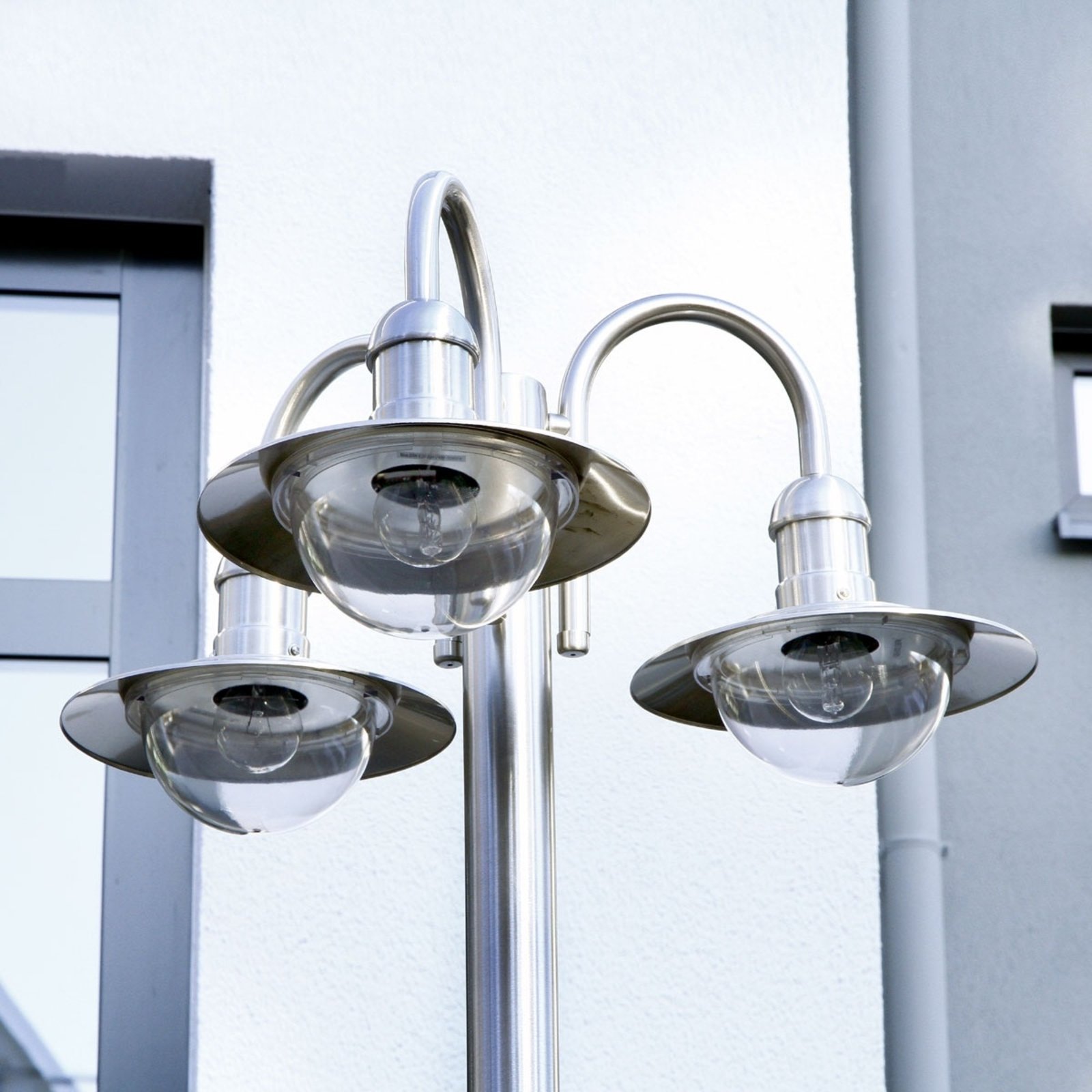 Lindby Außenleuchte Damion, 200 cm, 3-flammig, E27, IP44