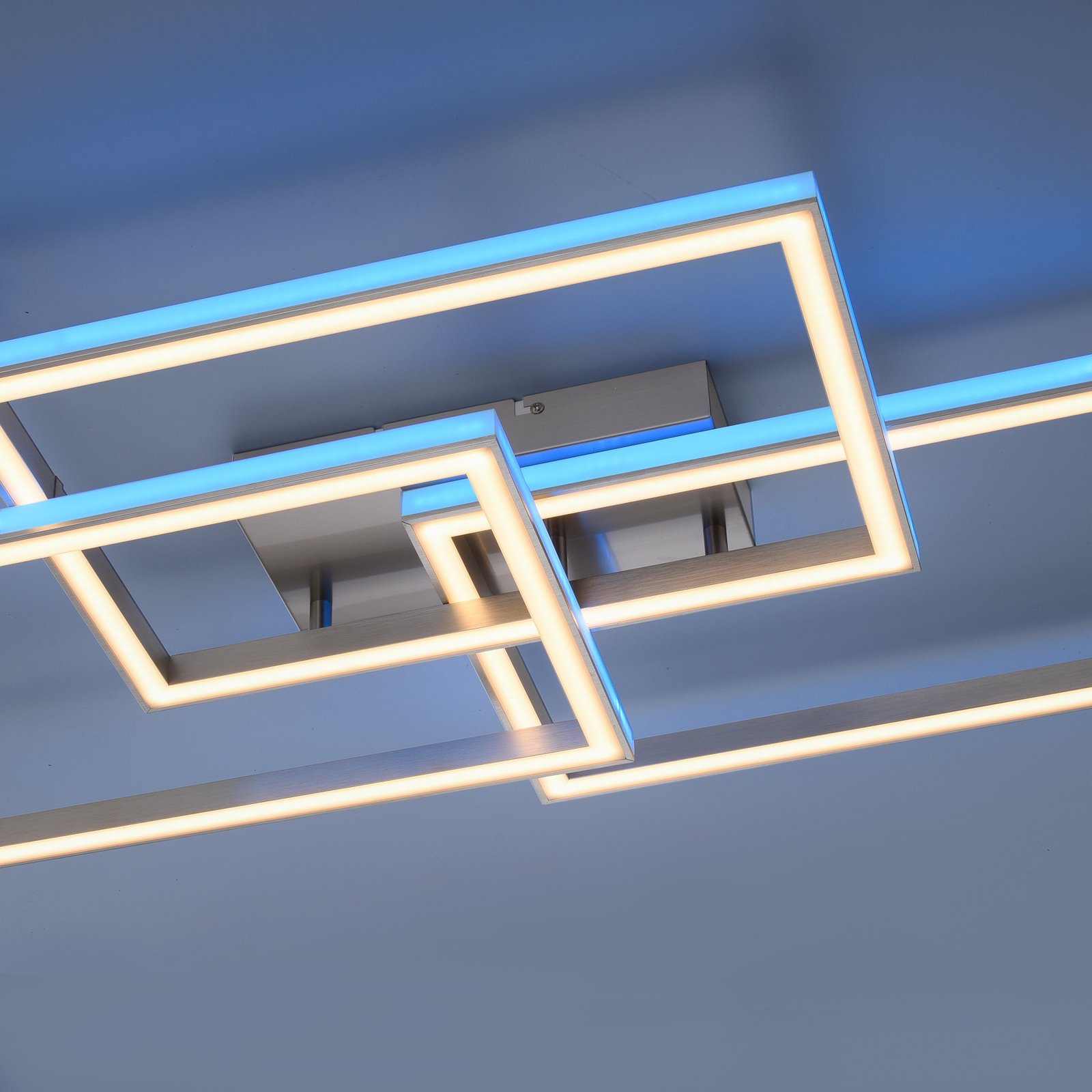 Paul Neuhaus Helix LED-taklampe, 3 rammer, 82 cm