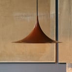 Gubi żyrandol Semi, Ø 30 cm, błyszczący w kolorze dyniowo-rdzawym