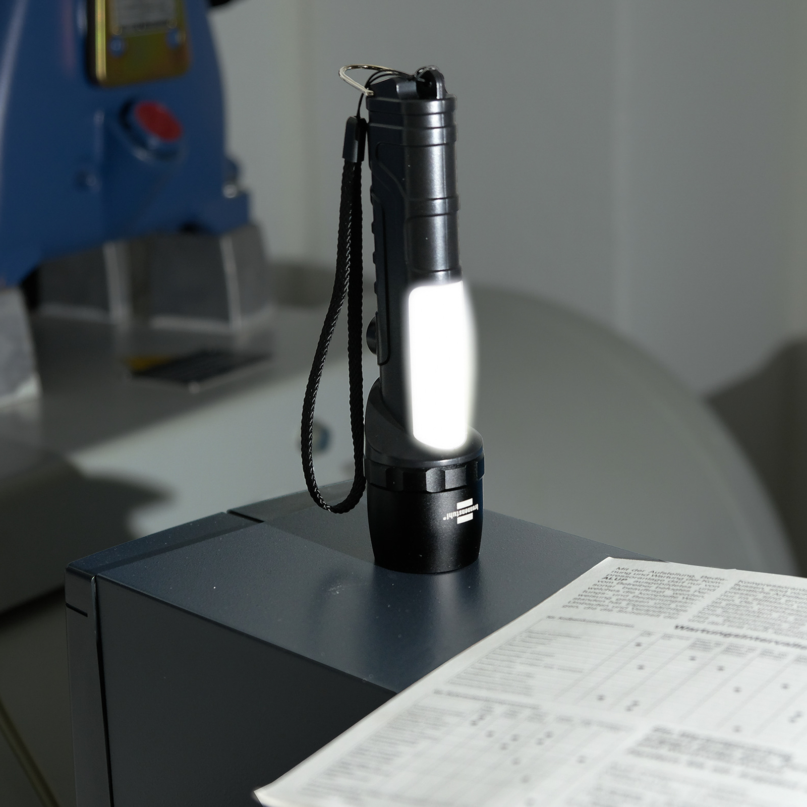 Lampe de poche LED LuxPremium LED-Flashlight THL 300