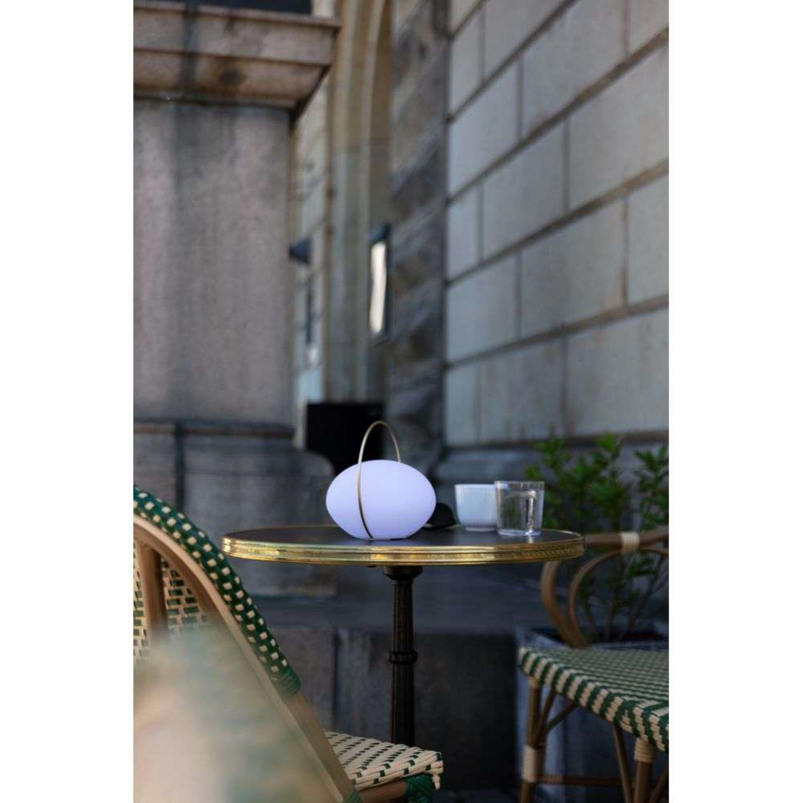 Orbit V2 Portable Lampada da Tavolo White - UMAGE