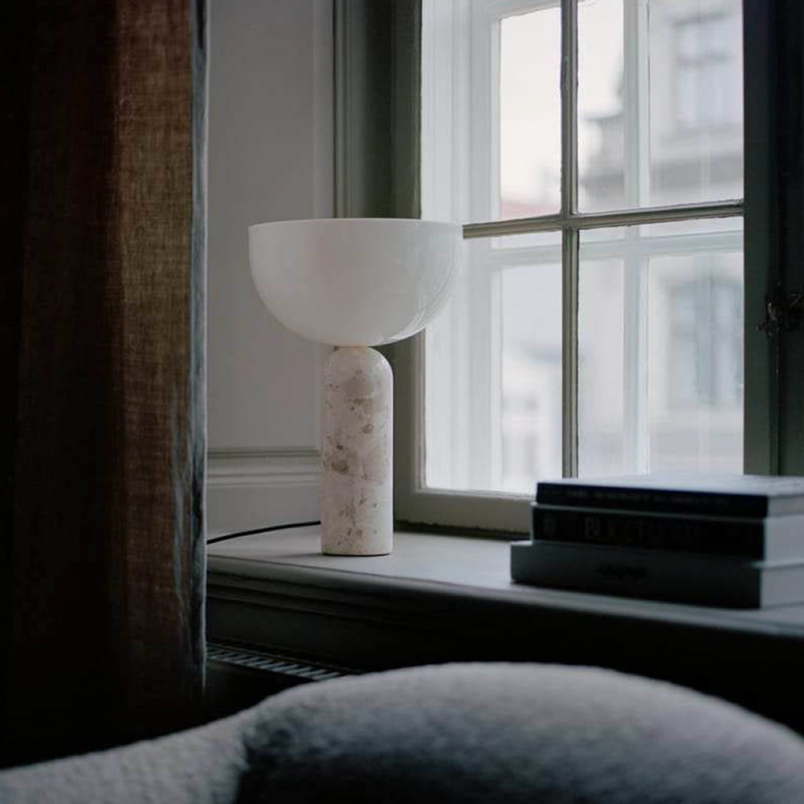 NEW WORKS Tischleuchte Kizu Large, beige, Marmor, E27
