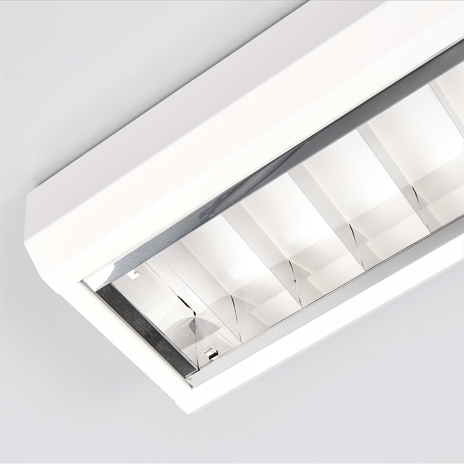 Luminaire à trame LED pour bureaux