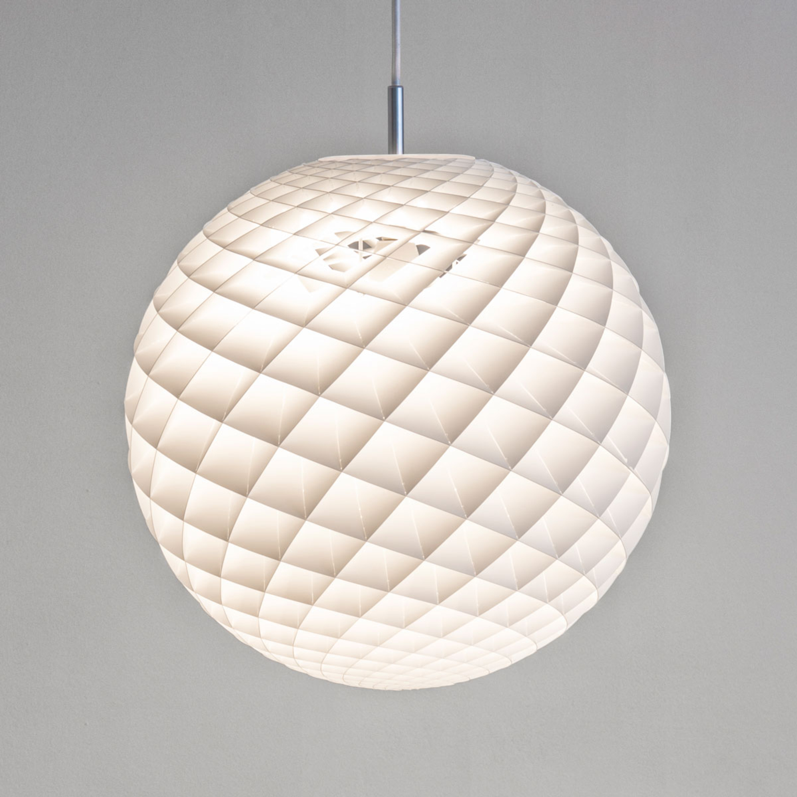 Louis Poulsen Patera pendant lamp matt white 90 cm, for Living / Dining Room, brass, acrylic, PVC, E27, 100 W, energy efficiency: A++, H: 86.5 cm